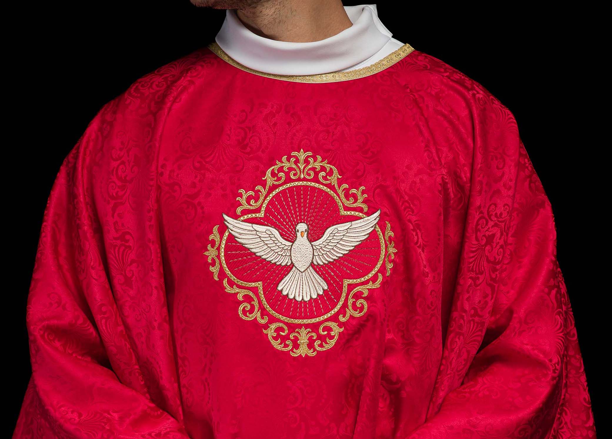 ¿Cómo elegir la casulla perfecta para Pentecostés? Color y simbolismo - CASULLAS.ES