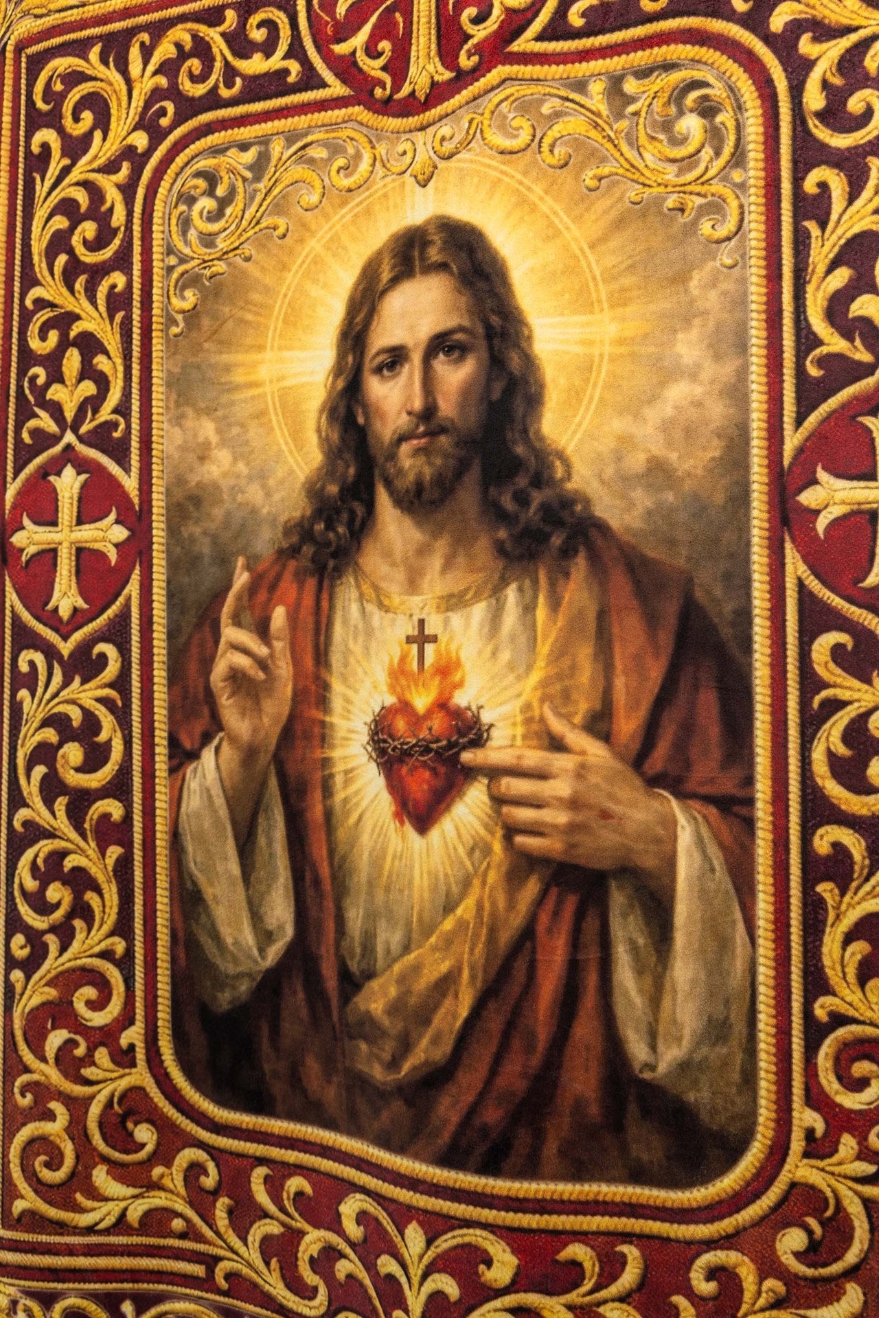 Estandarte litúrgico impreso por ambas caras con el Sagrado Corazón de Jesús y el Cáliz con IHS