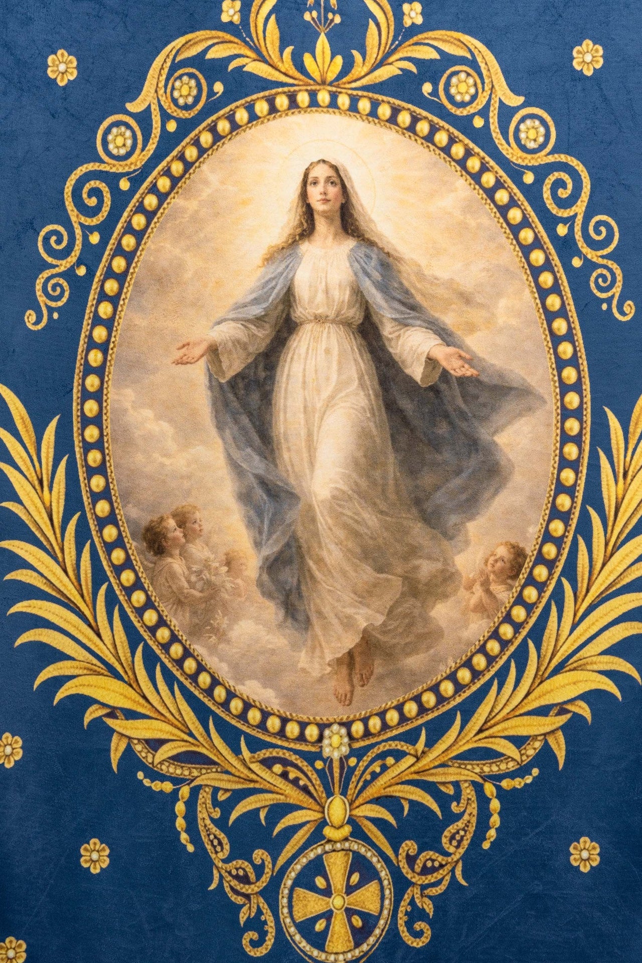 Estandarte litúrgico impreso por ambas caras con Nuestra Señora de la Asunción y monograma mariano