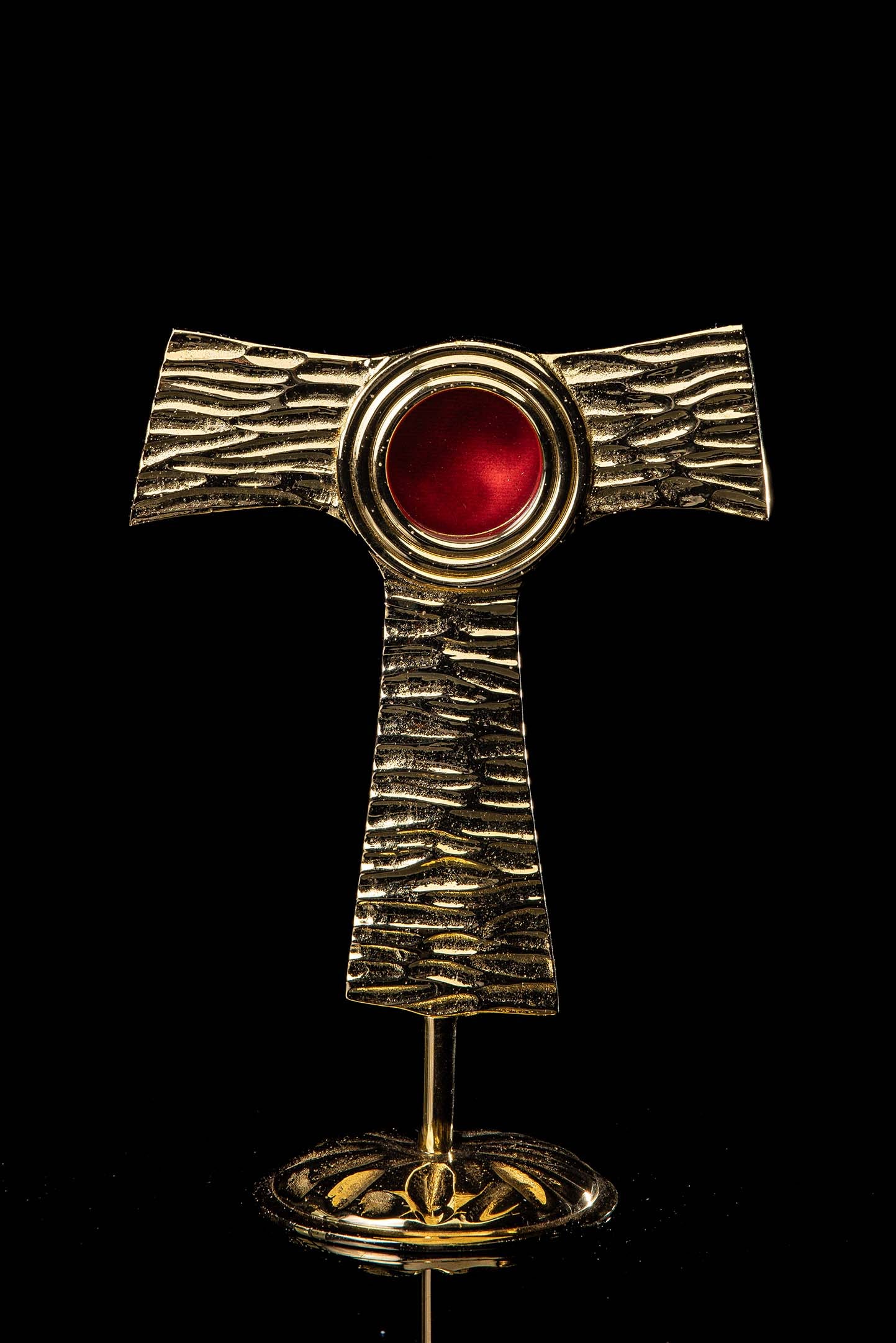 Relicário - cruz - Tau - latão