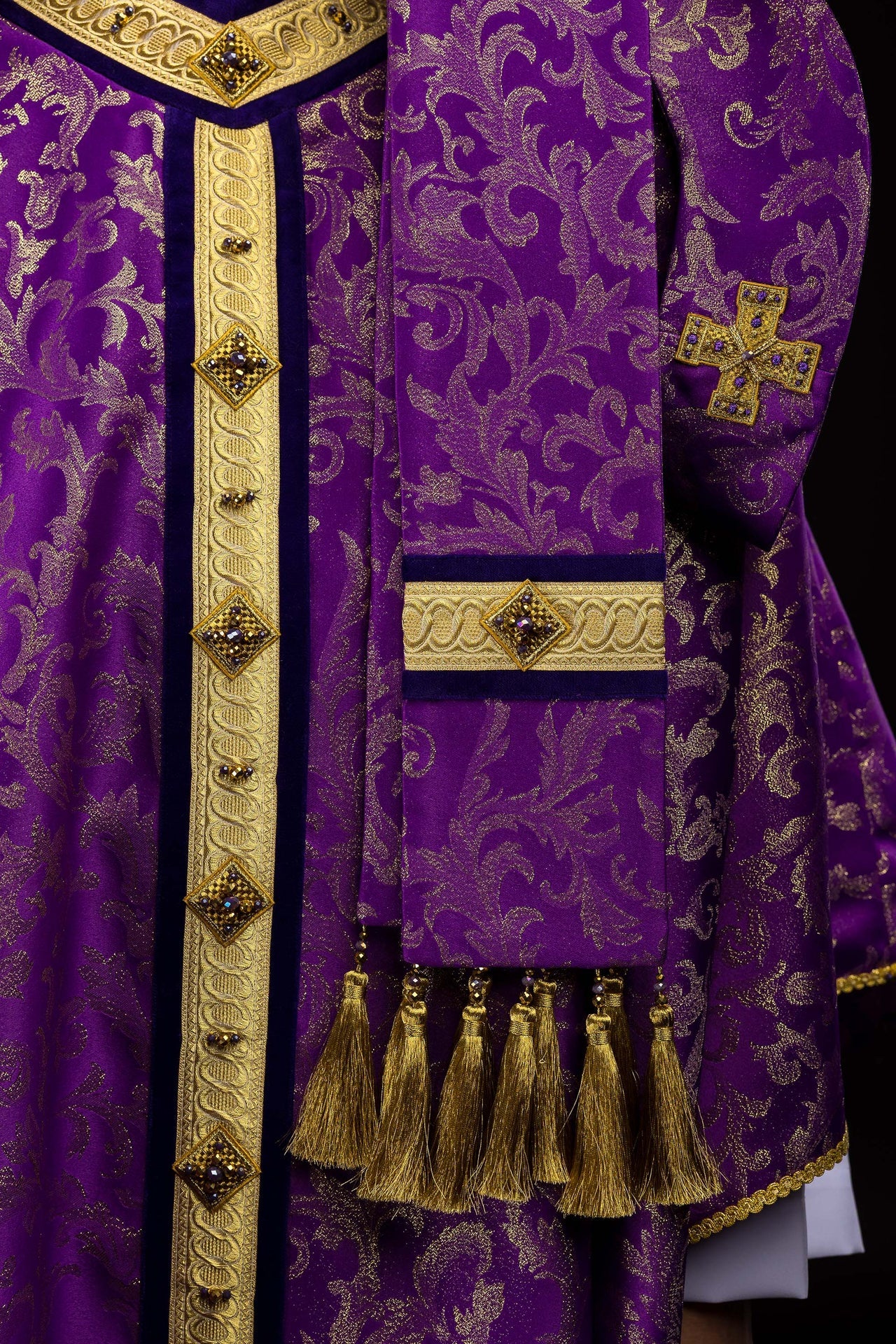 Casulla hecha a mano con piedras naturales — Handmade 7003