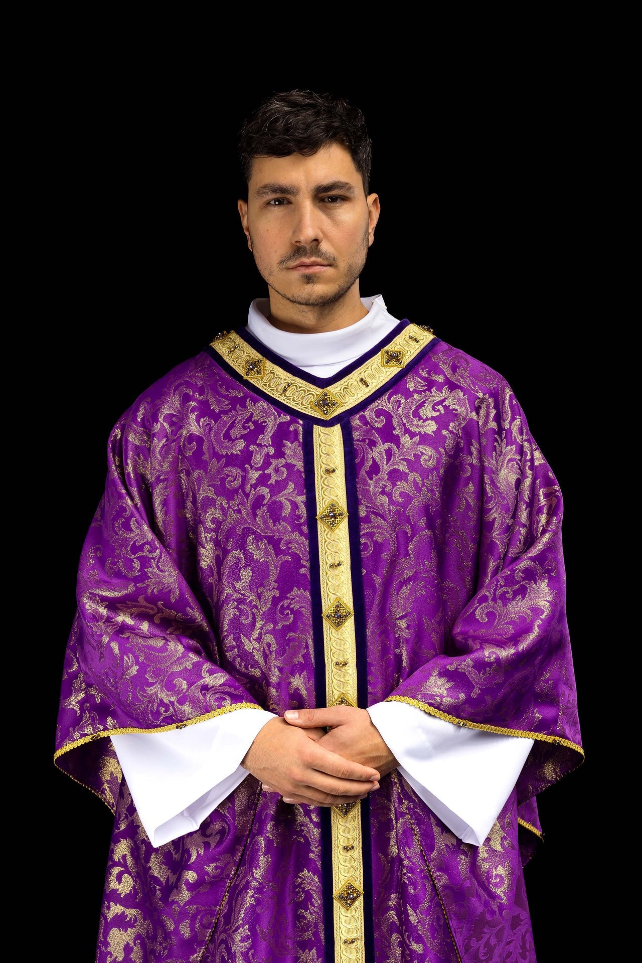 Casulla hecha a mano con piedras naturales — Handmade 7003