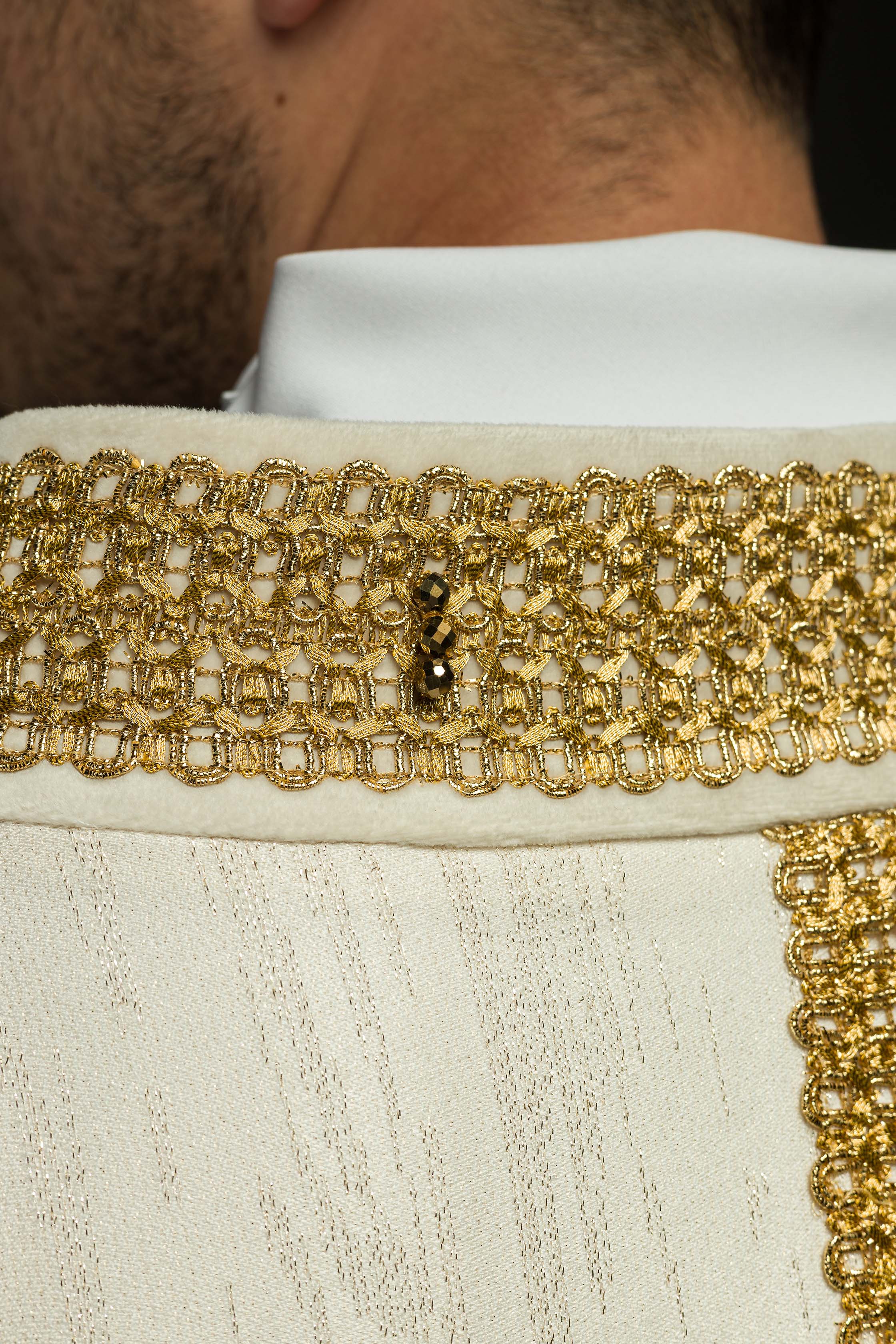 Casula feita à mão com pedras naturais Feito à mão 7015 cor cru