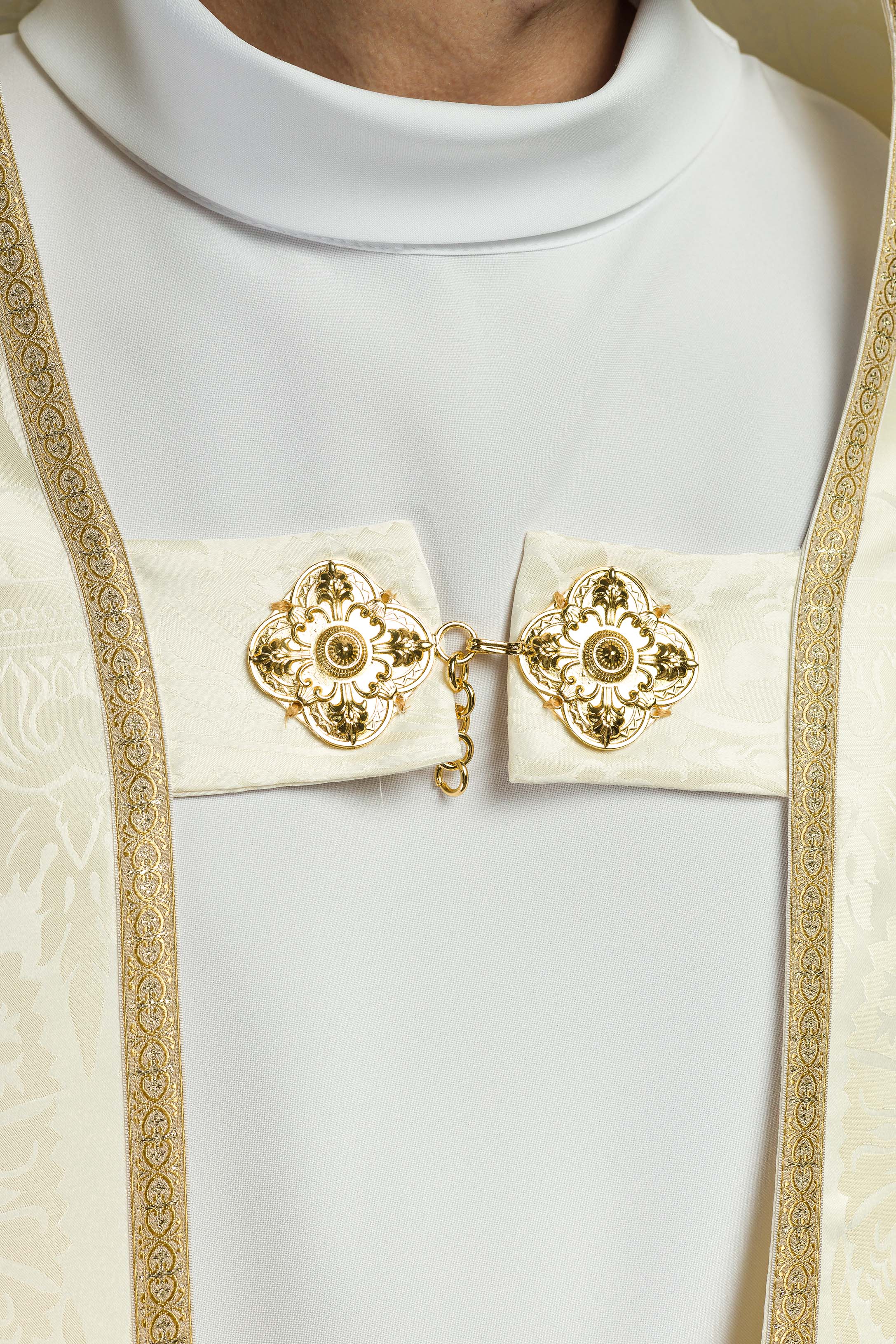 Capa romana jacquard cru suave