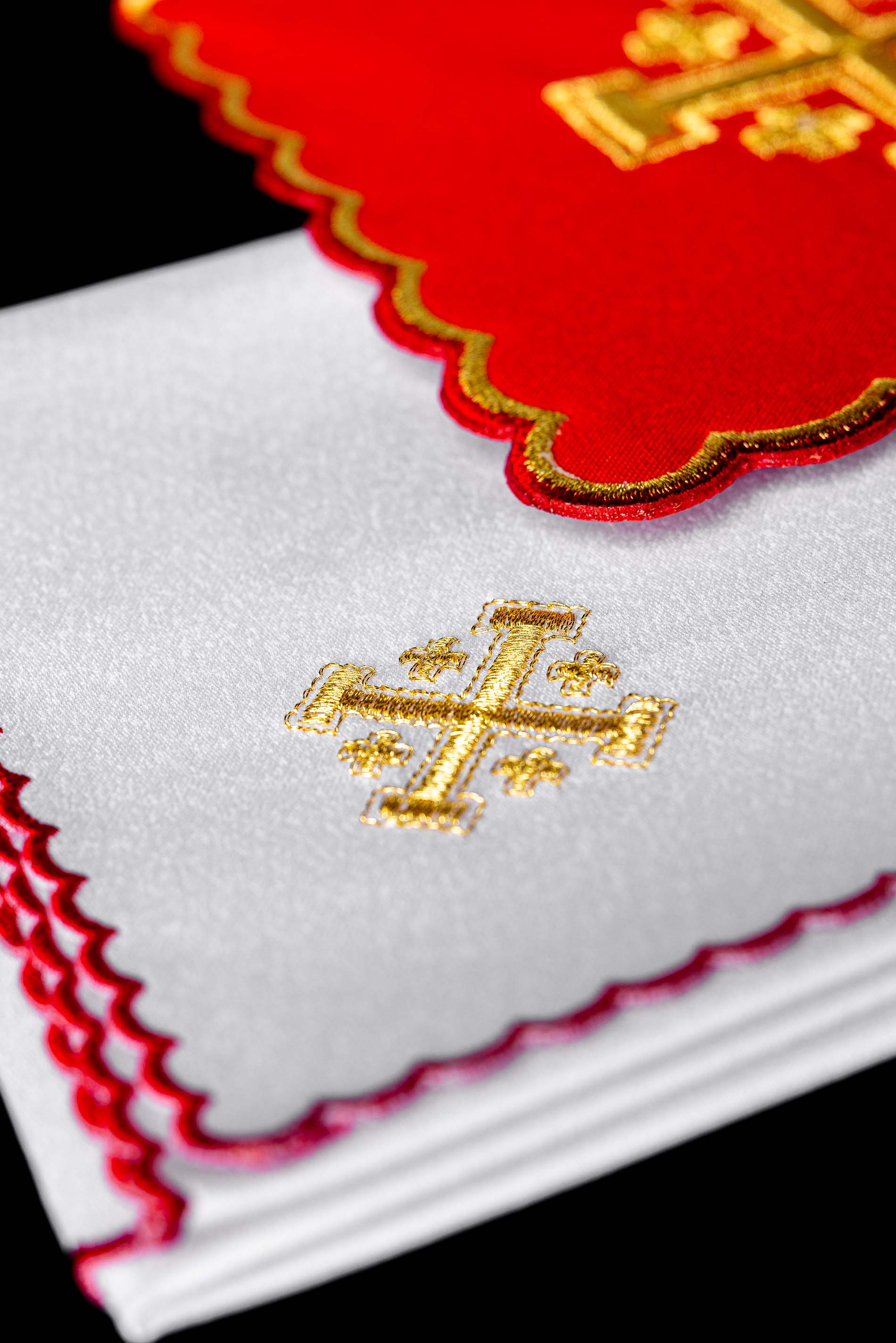 Conjunto de Altar Cruz de Jerusalém Bordada Vermelha