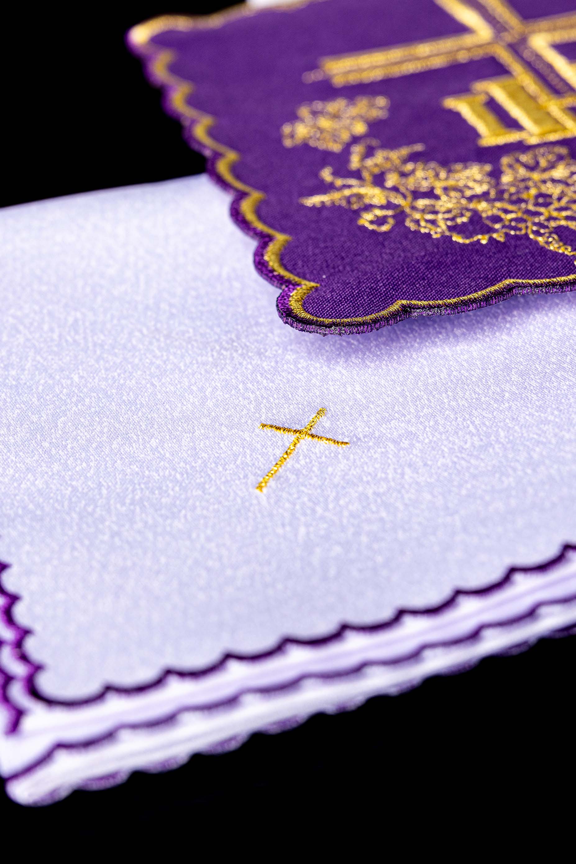 Conjunto de altar roxo com bordado IHS