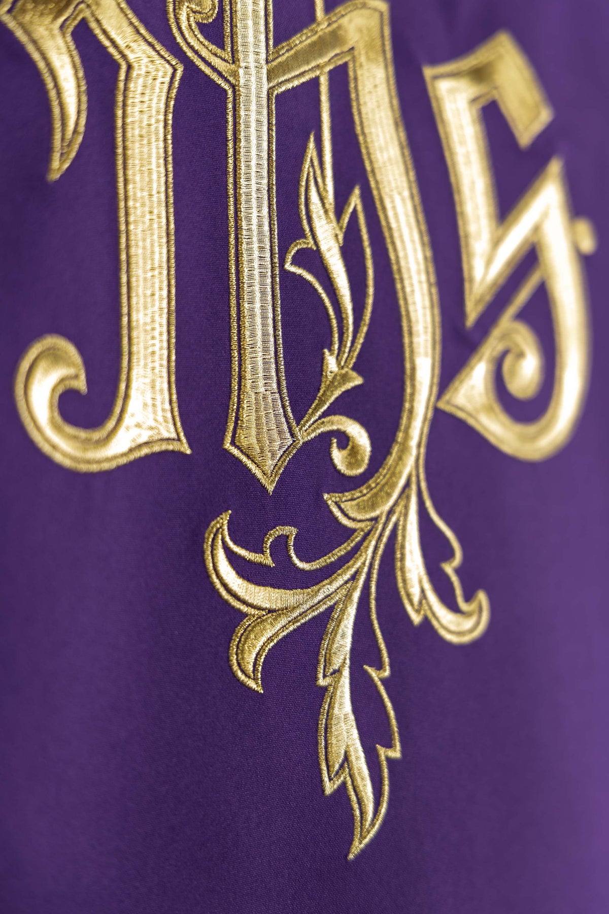Capa de ambon roxa com bordado clássico IHS - roxo