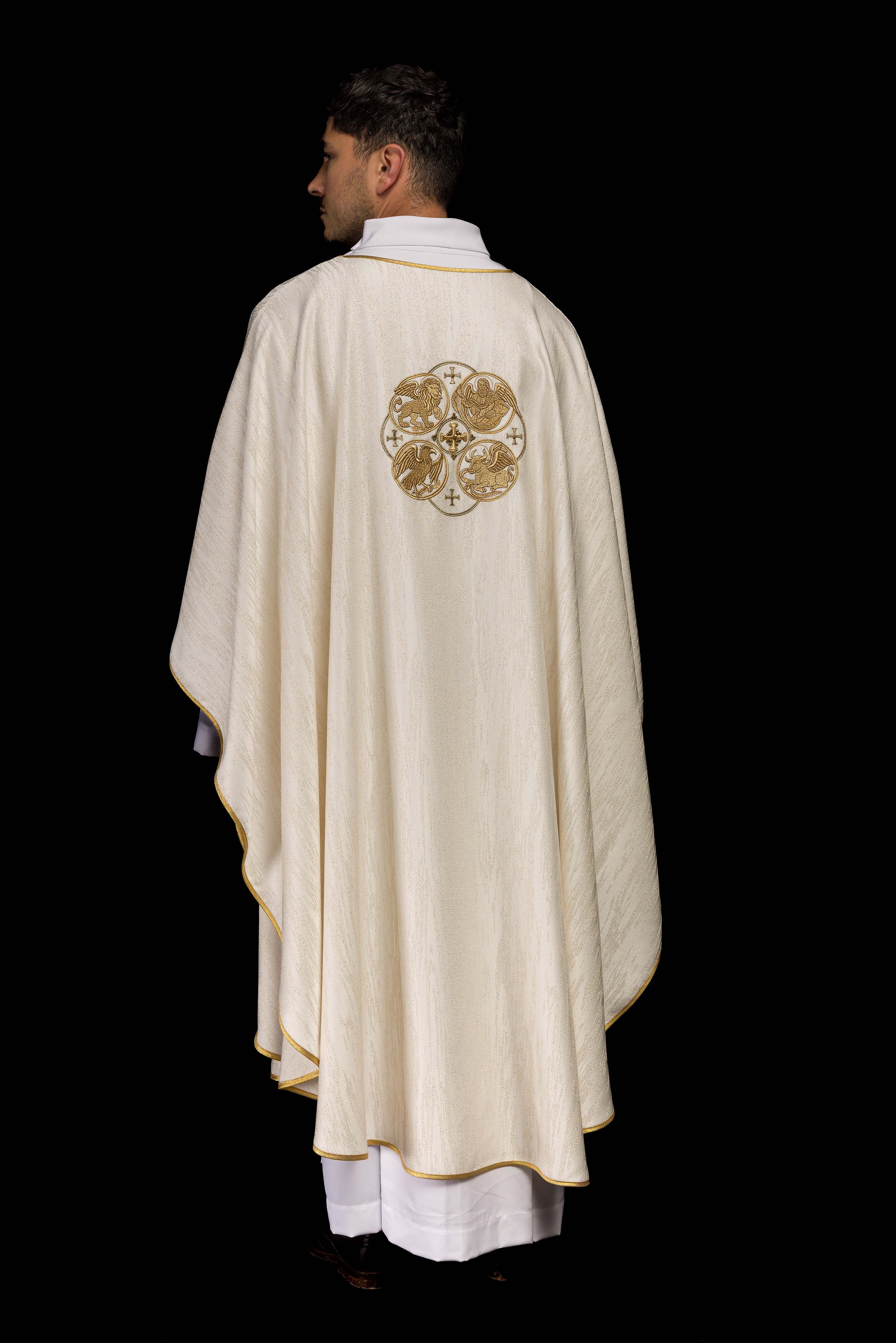 Casula crua com bordado dos 4 Evangelistas em tecido decorativo