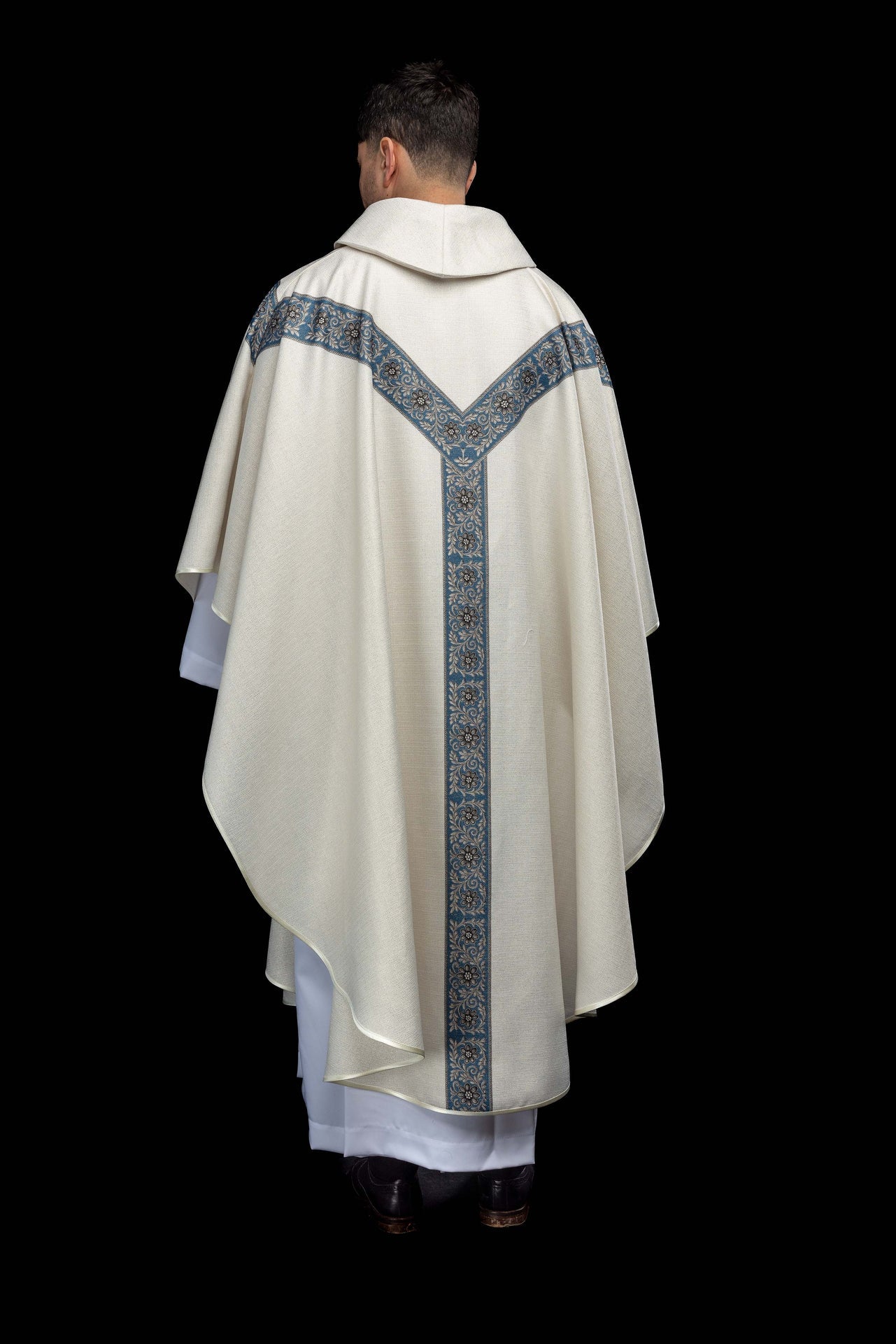 Casulla estampada con la imagen de la Inmaculada Concepción