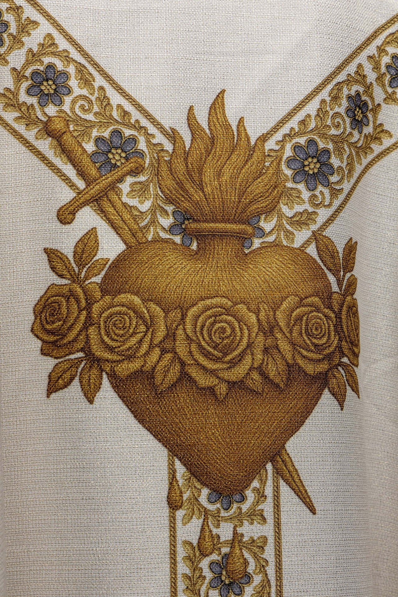 Casulla estampada con la imagen de Nuestra Señora de Fátima