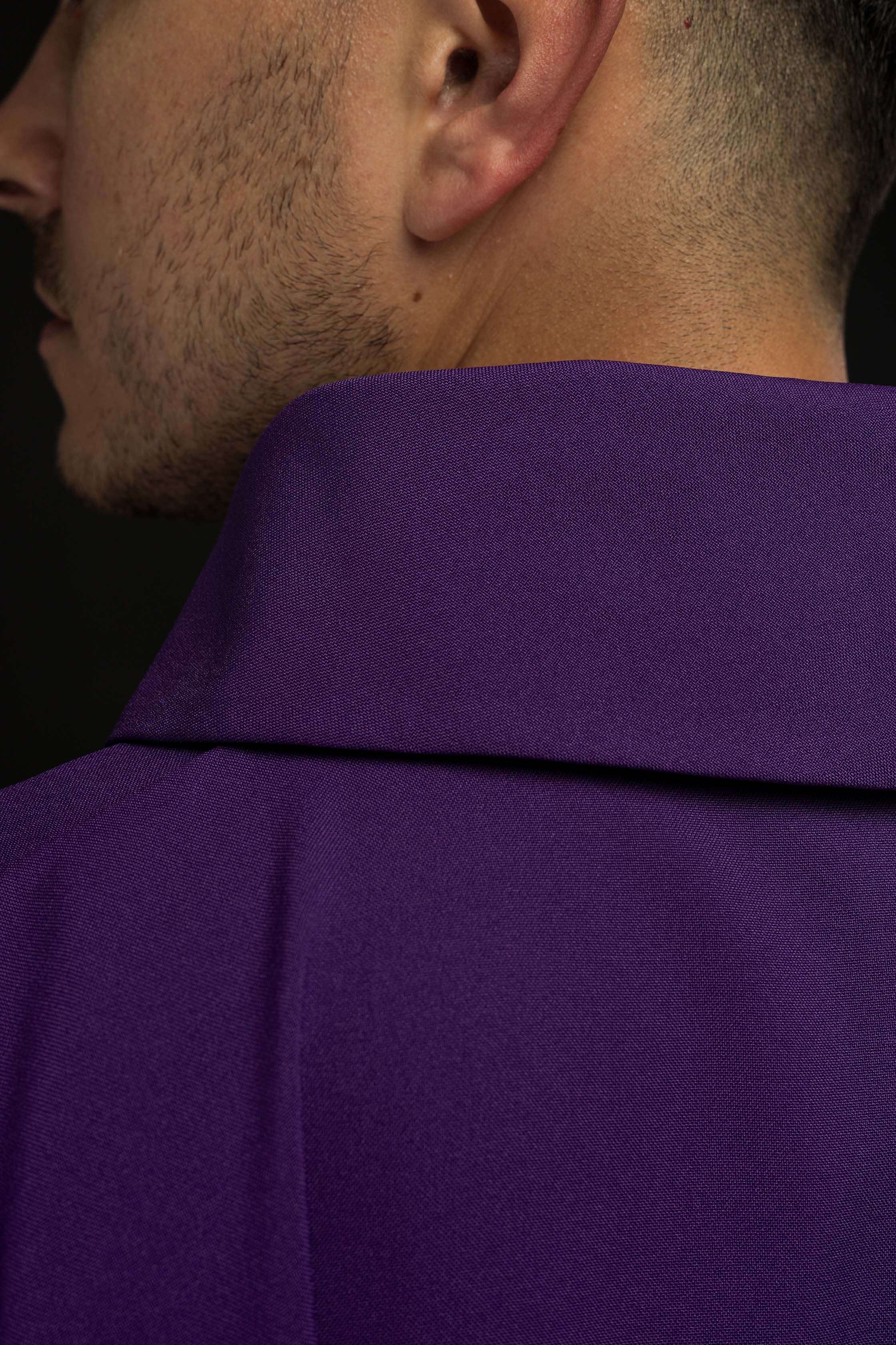 Casula roxa com cruz bordada