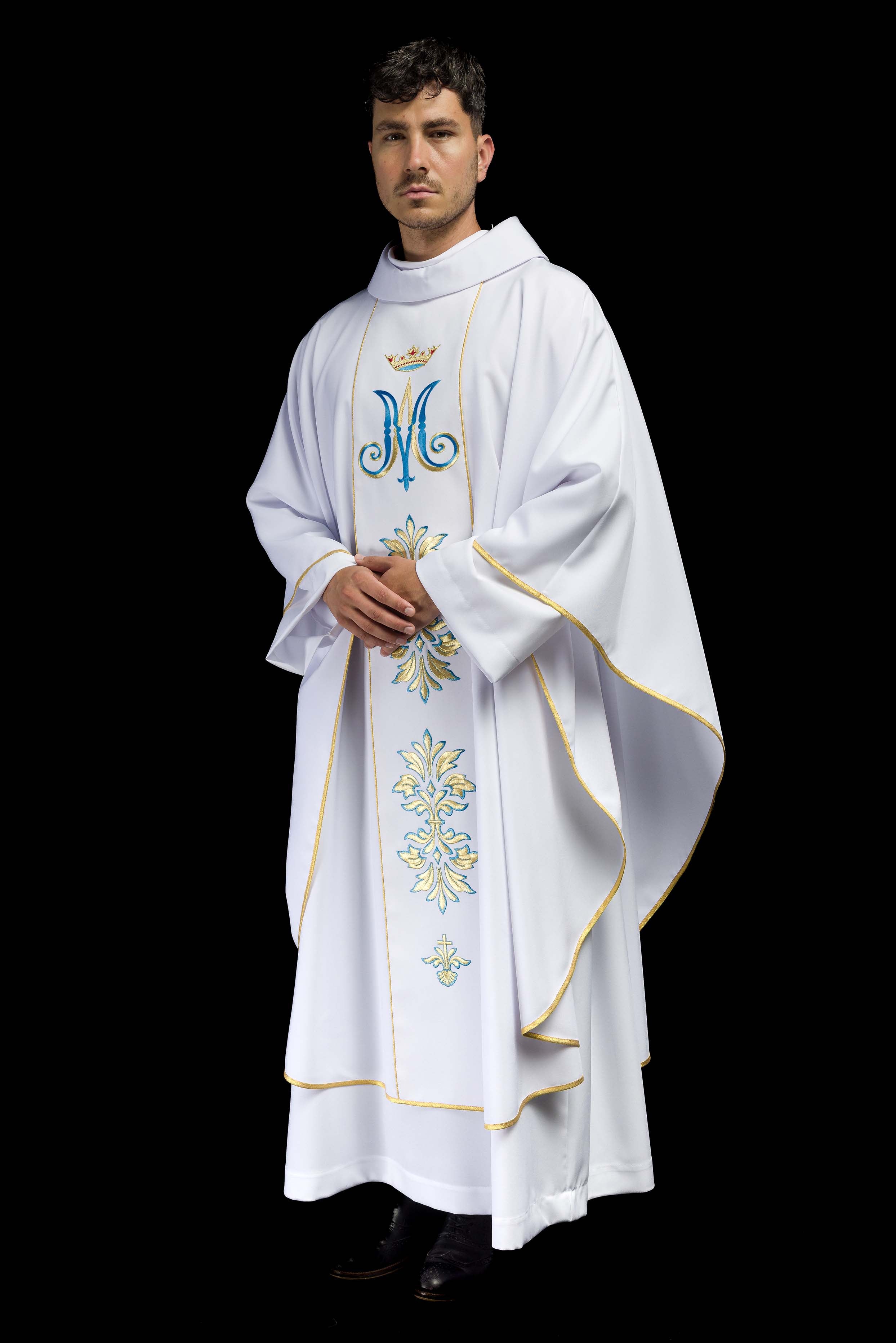 Casula Mariana Branca com ornamentos bordados e Coroa
