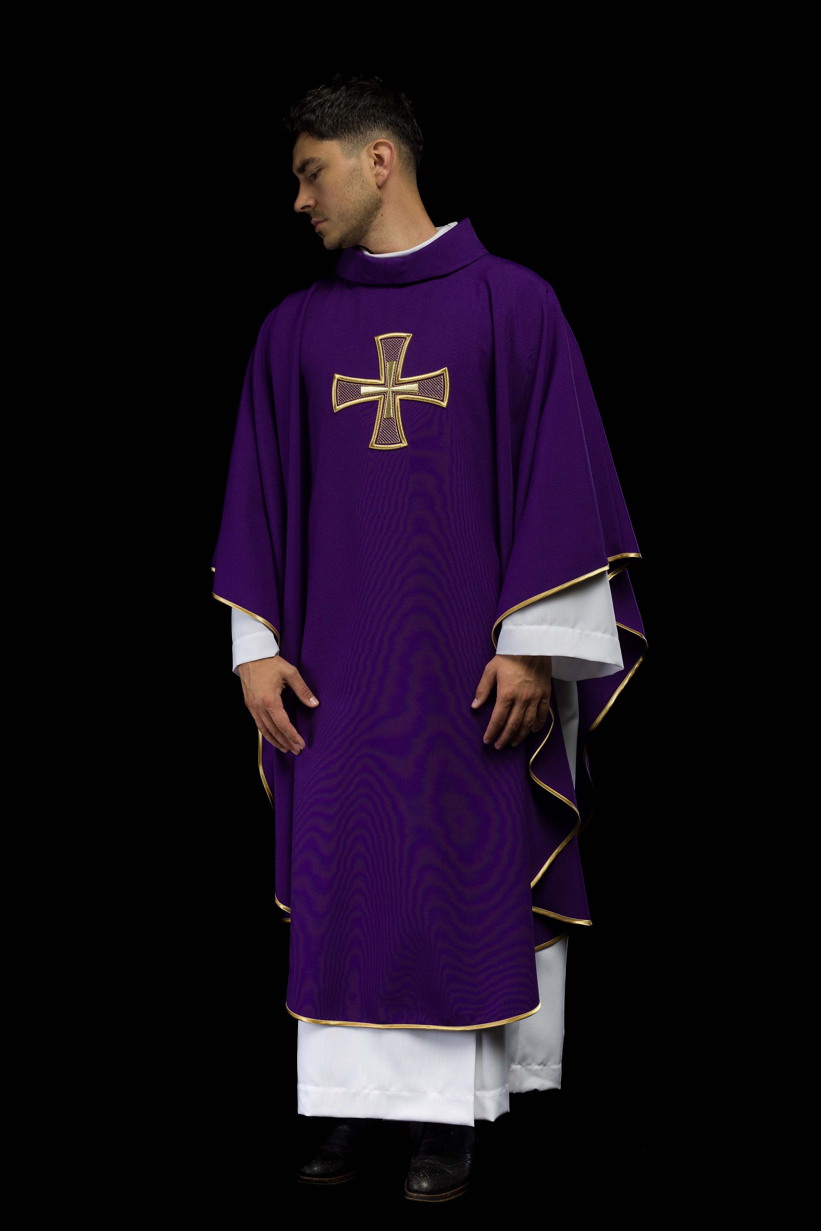 Casula bordado IHS Roxo