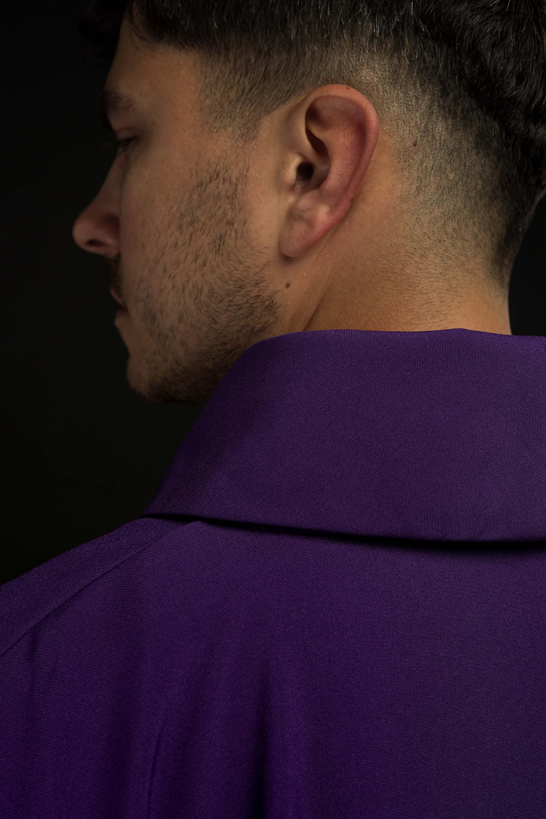 Casula roxa com cruz bordada