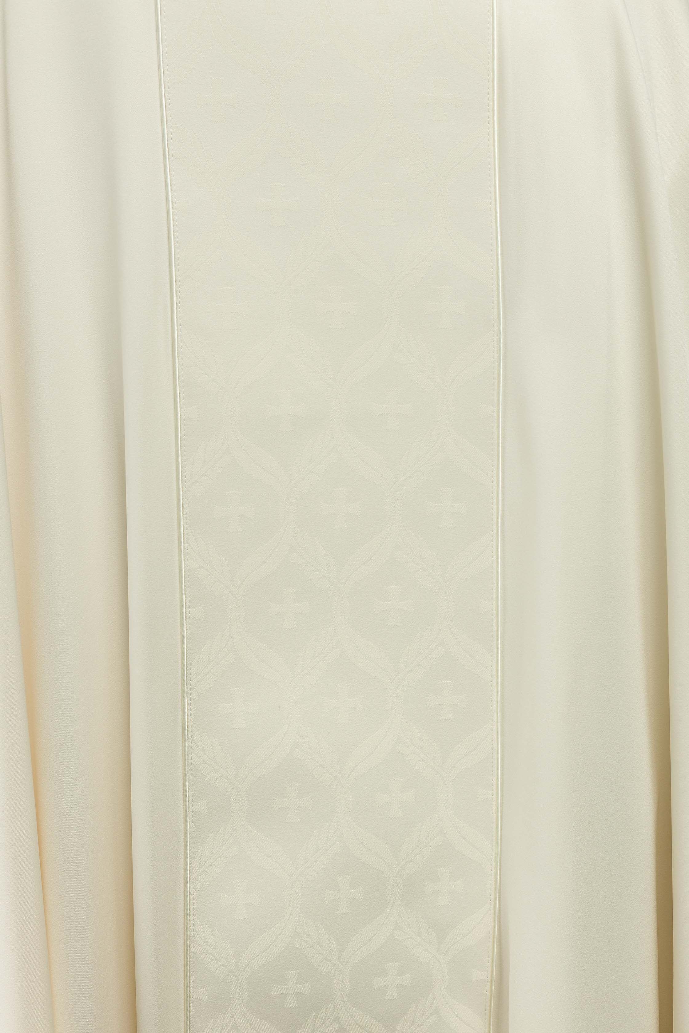 Casula crua com faixa em jacquard decorada com cruzes