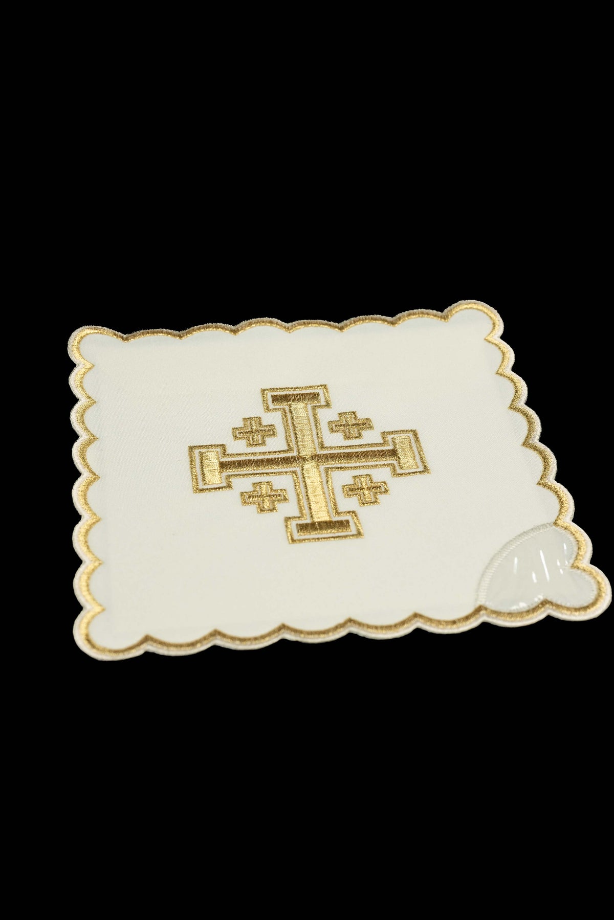 Juego de cuatro palias bordadas con la cruz de Jerusalén