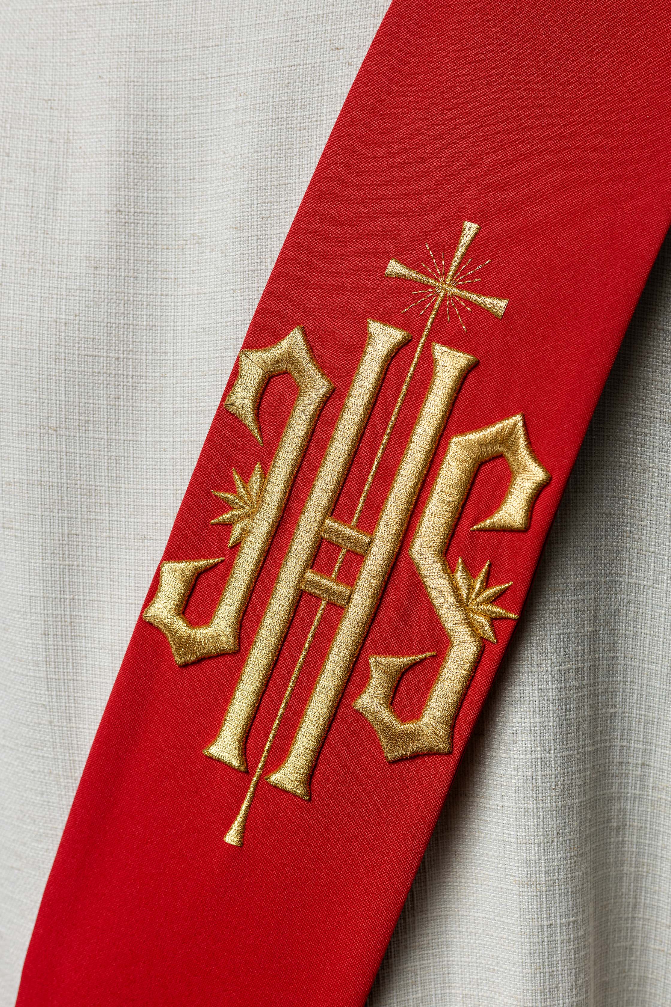 Estola Diaconal bordada IHS com Cruz