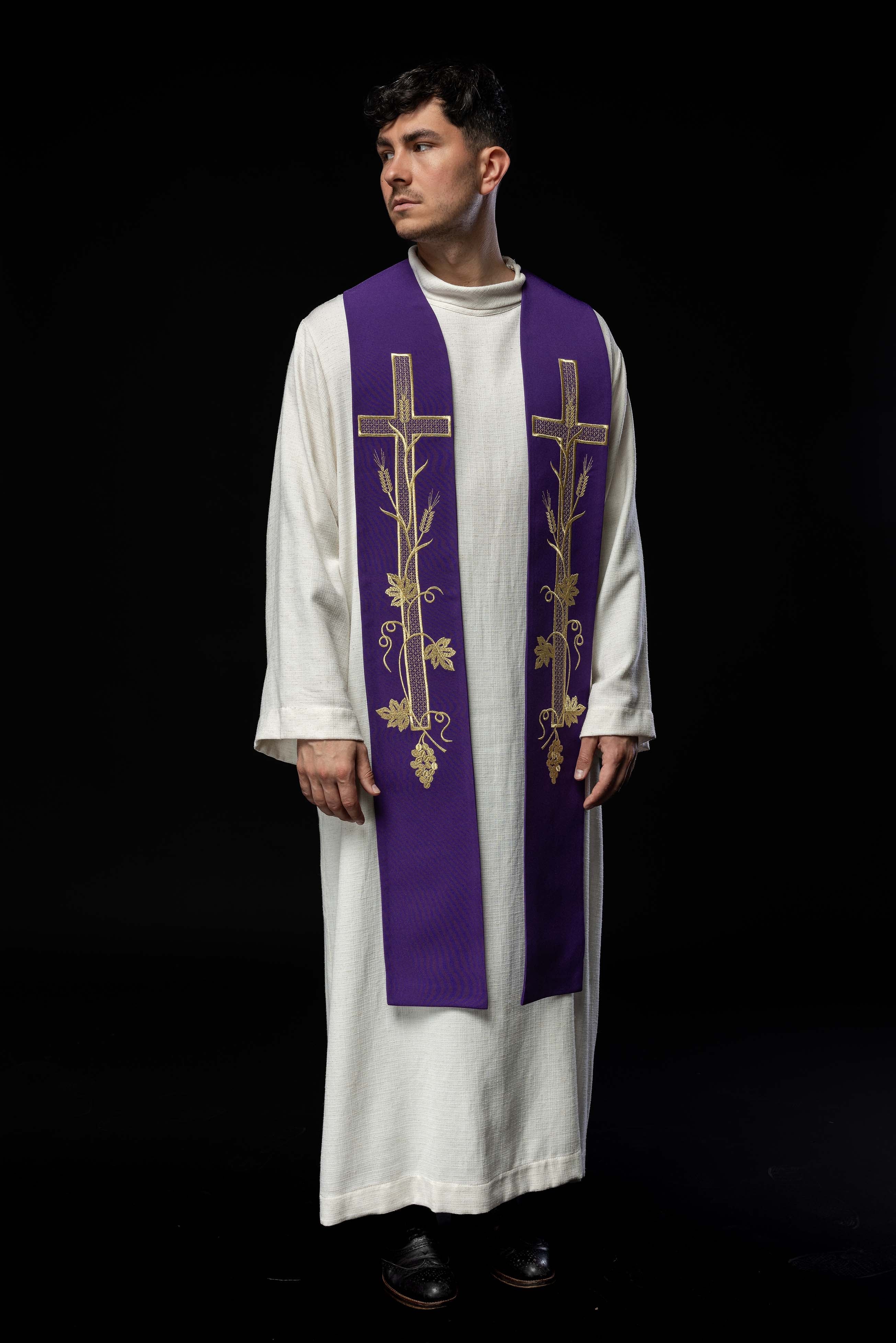 Estola sacerdotal roxa bordada com cruz