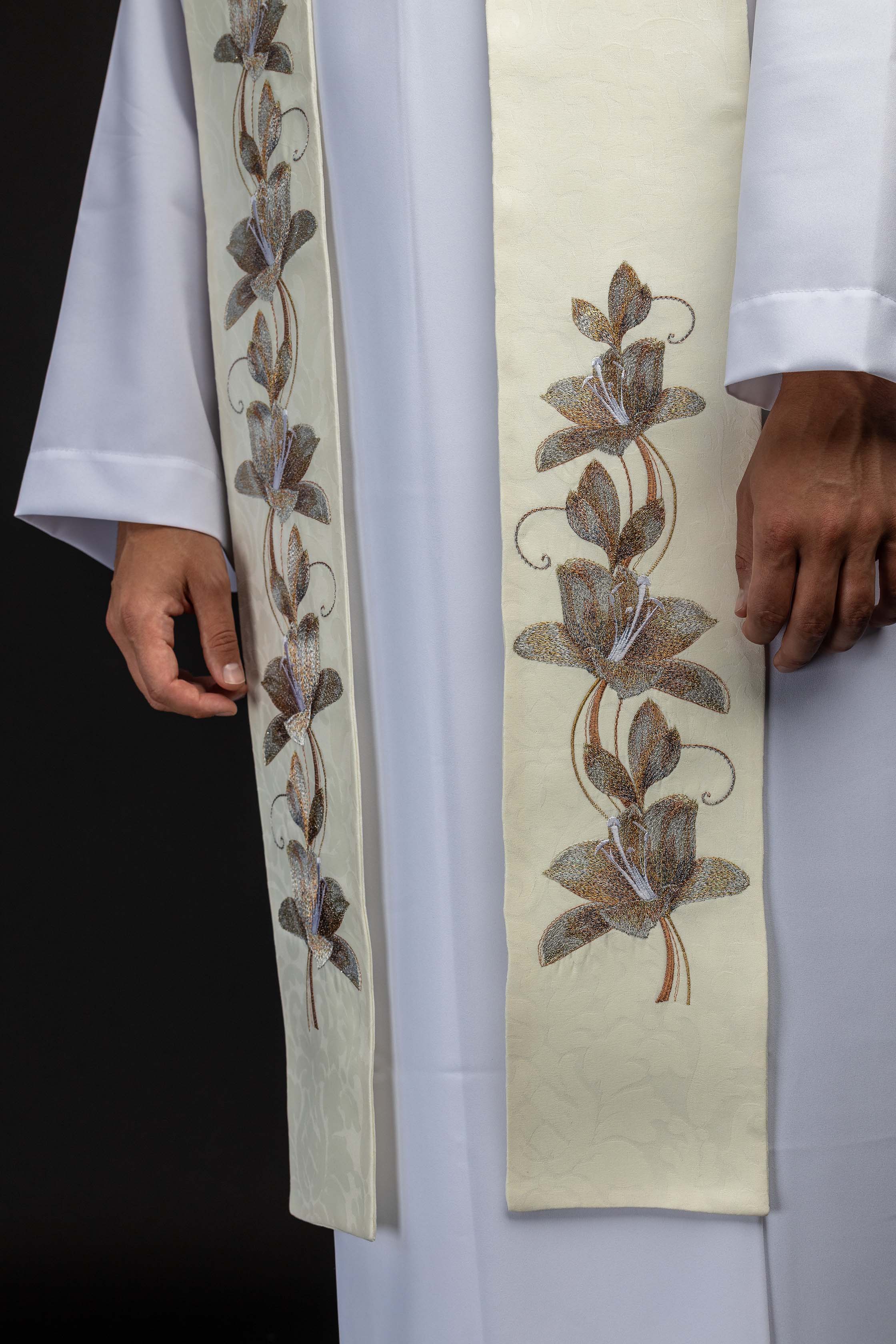 Estola bordada con la imagen de Nuestra Señora de Guadalupe