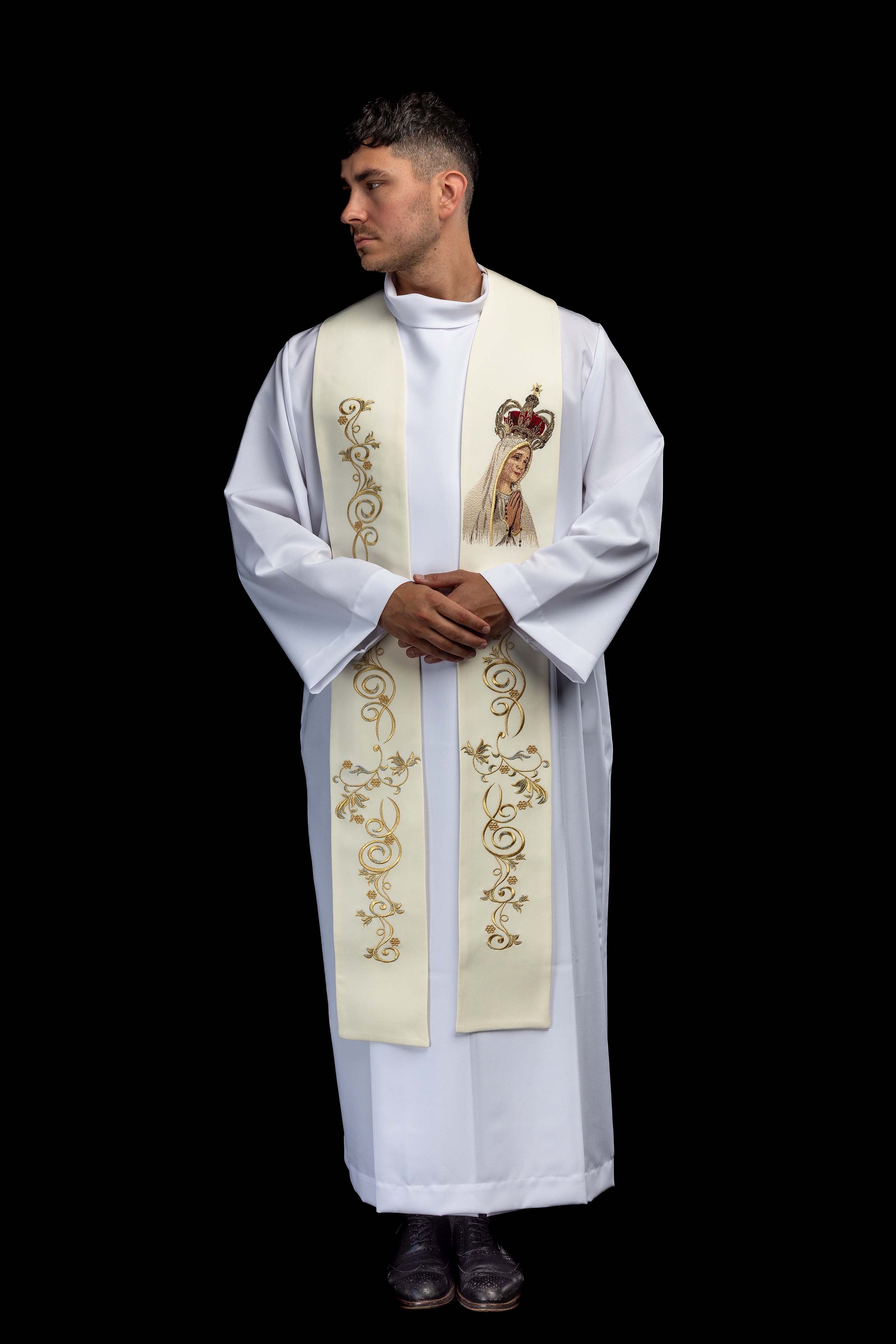 Estola bordada con la imagen de Nuestra Señora de Fátima