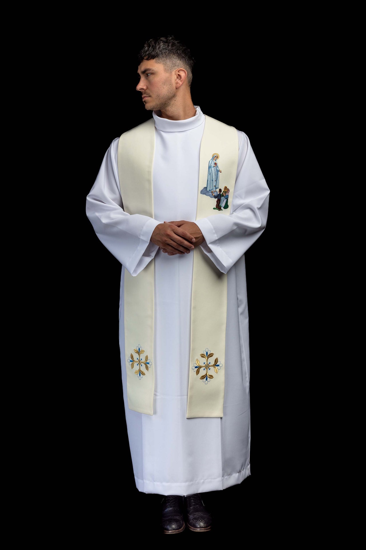 Estola bordada con la imagen de Nuestra Señora de Fátima