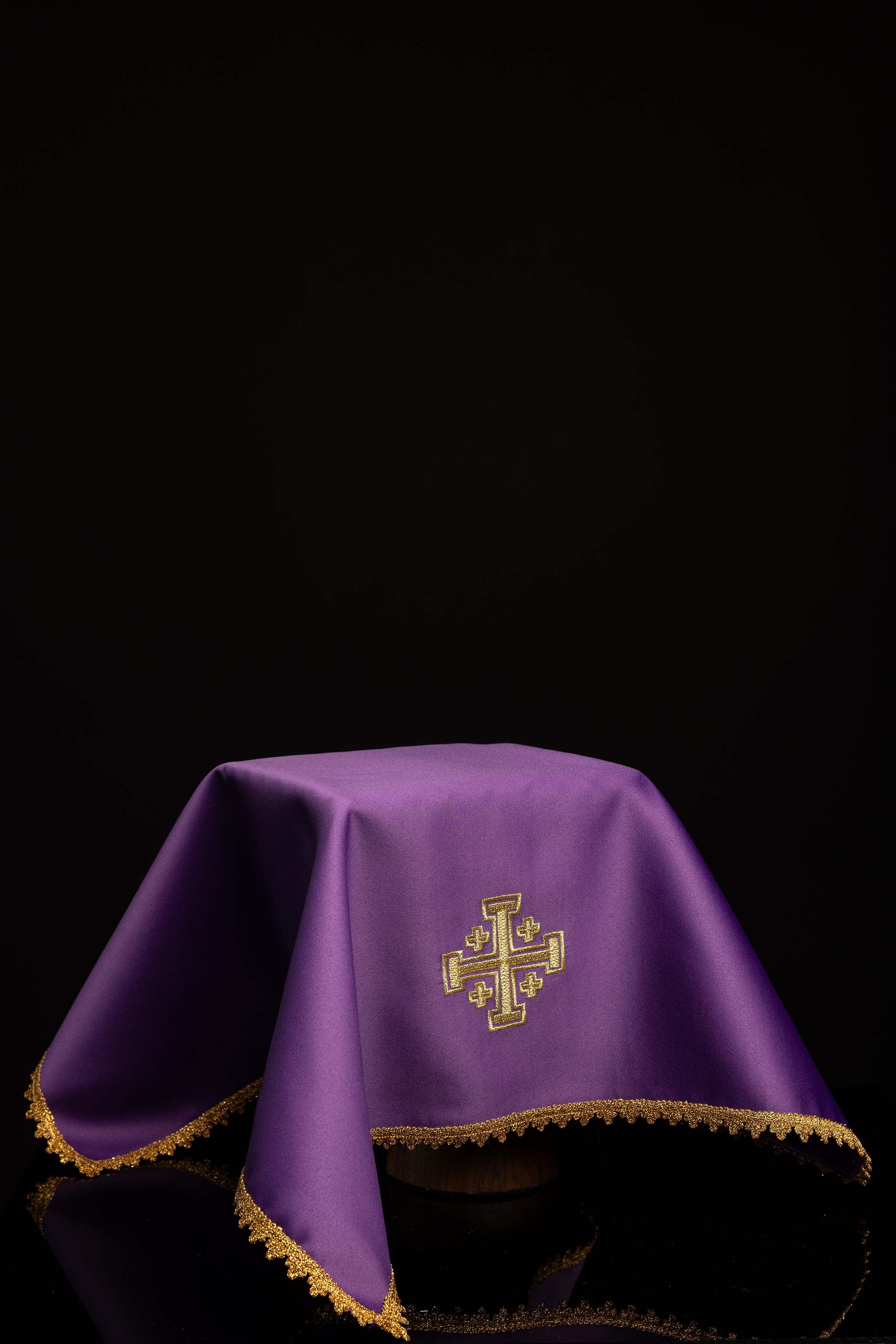Conjunto de 4 capas de cálice com cruz de Jerusalém bordada - quatro cores