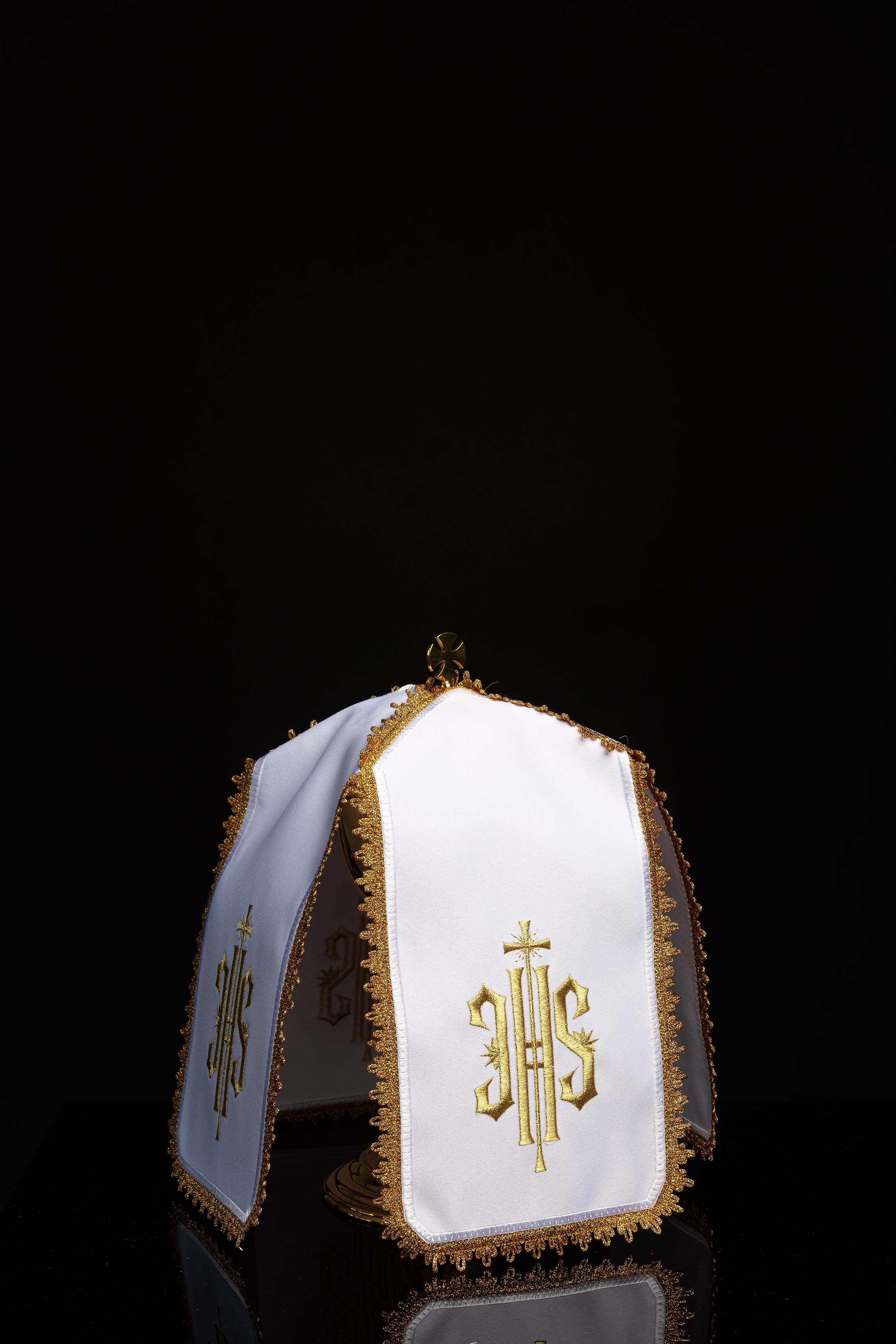 Capa de cibório com bordado IHS dourado