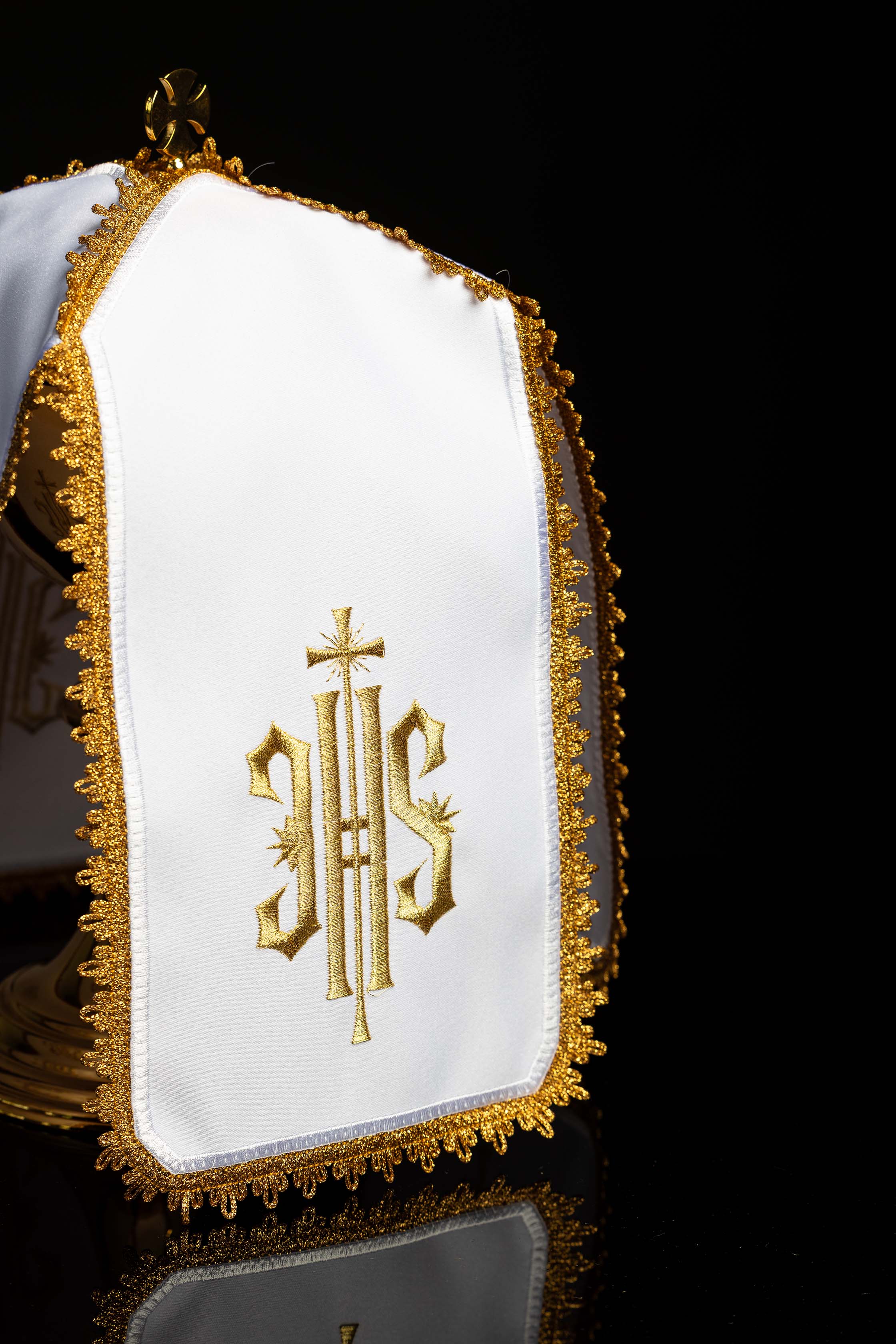 Capa de cibório com bordado IHS dourado