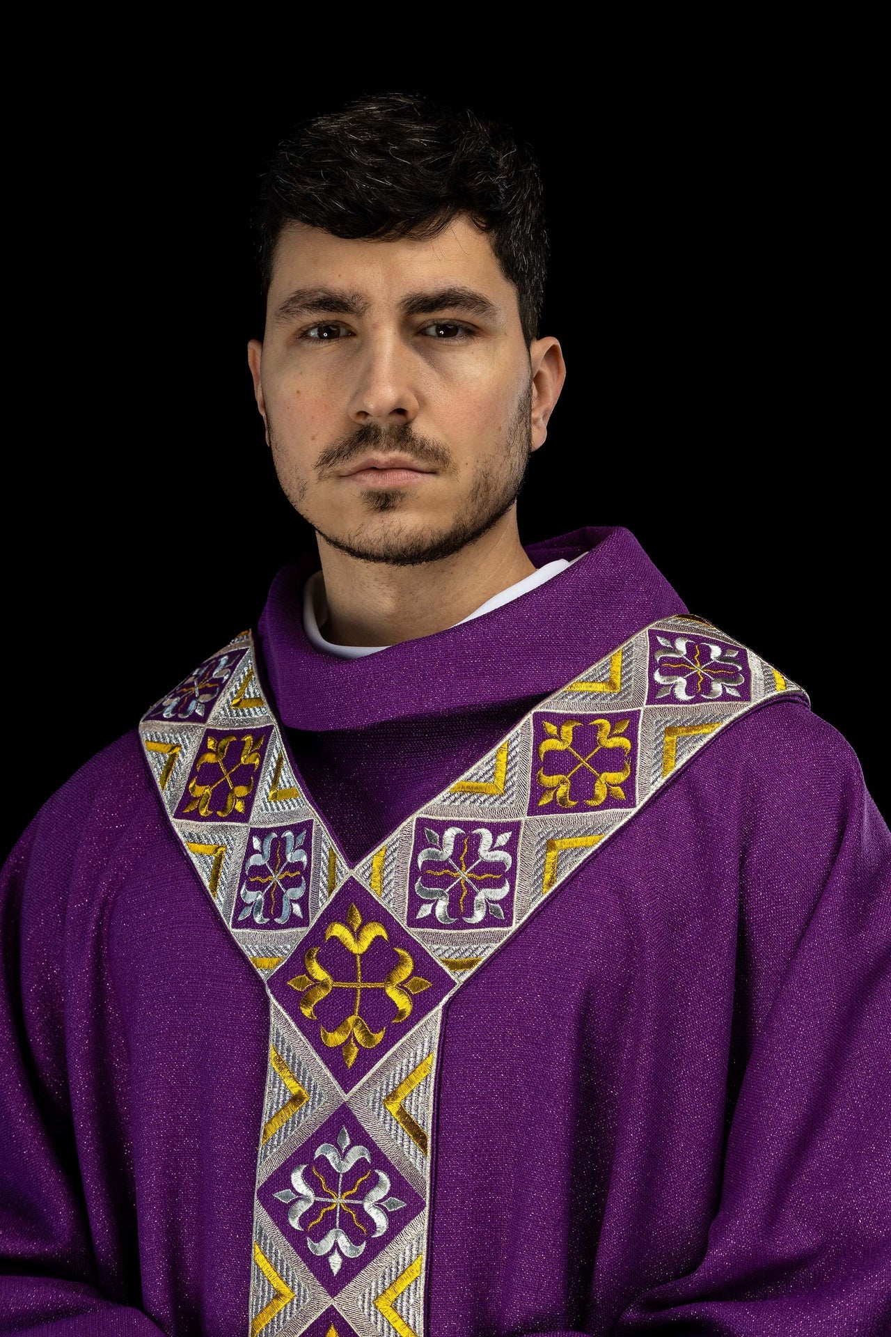 Haftowany pas na ornat w zestawie z ornatem fioletowy - ORNATY.PL