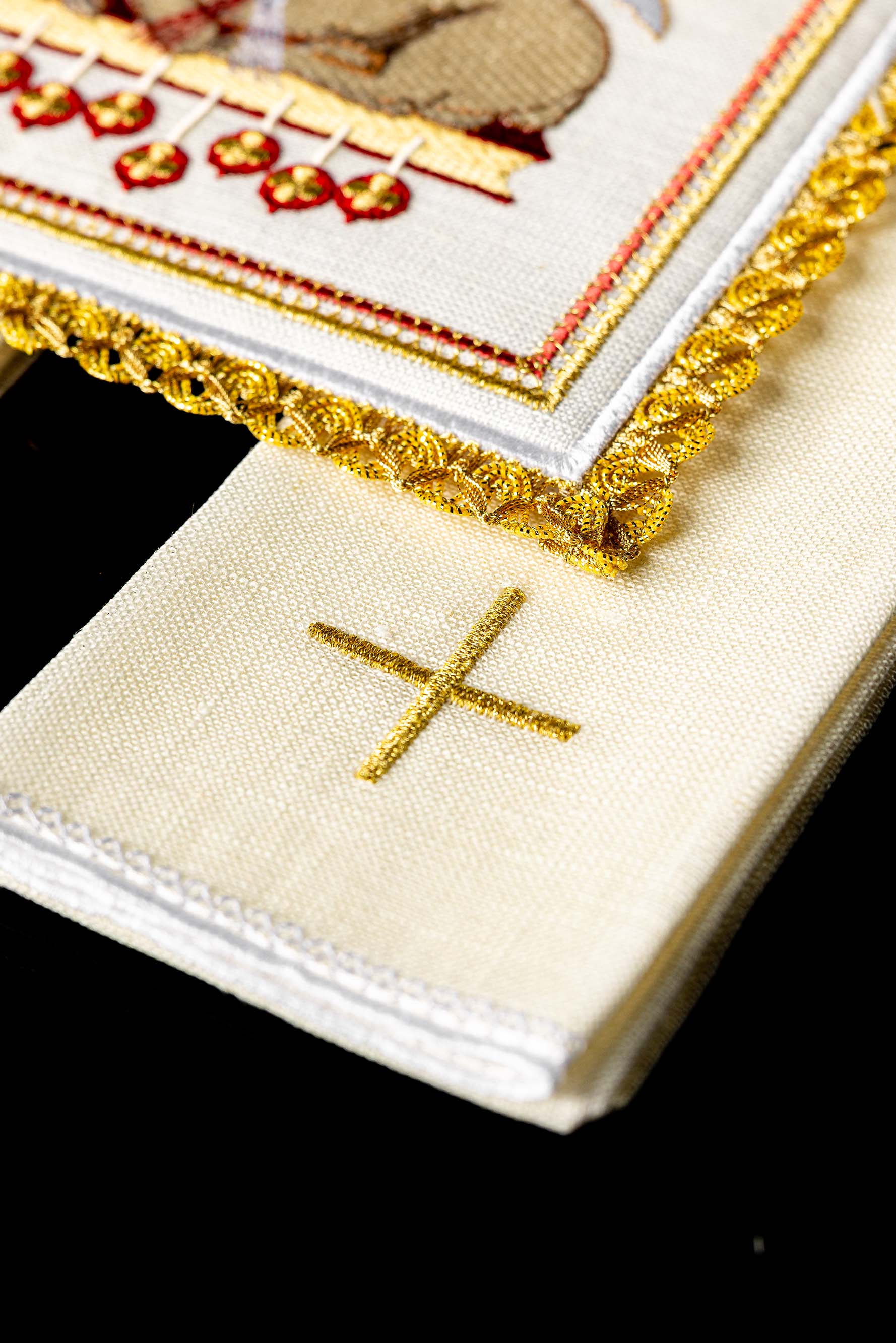 Conjunto de altar em linho com motivo de cordeiro