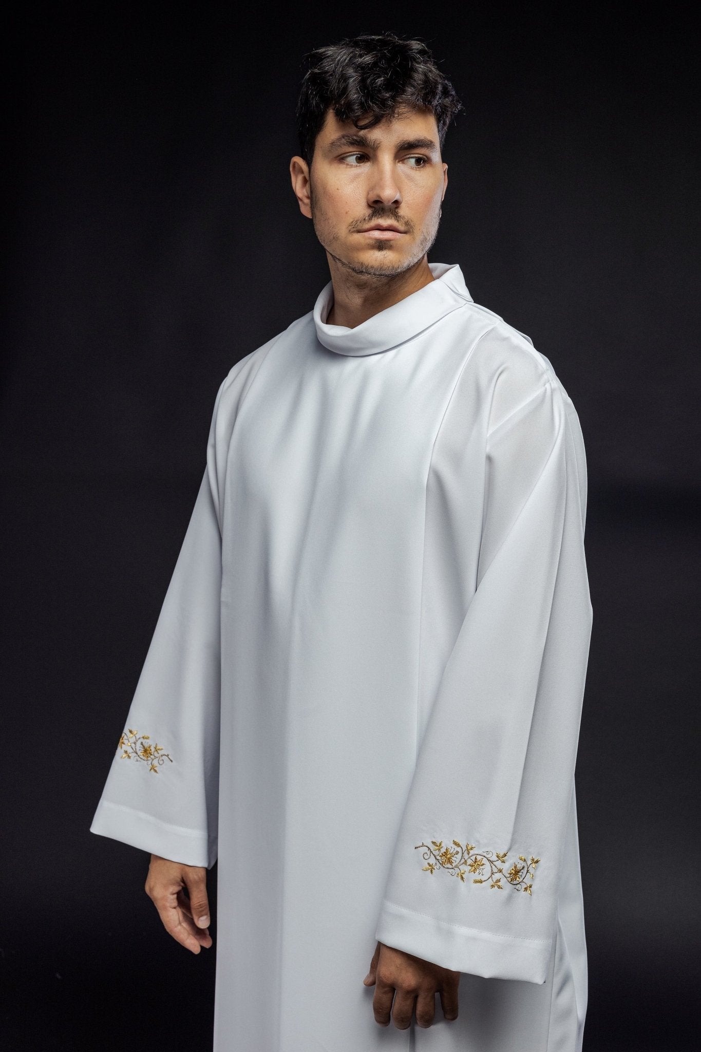 Alba lisa blanca con cuello redondo KAB/005/04/12 135cm/164cm - CASULLAS.ES
