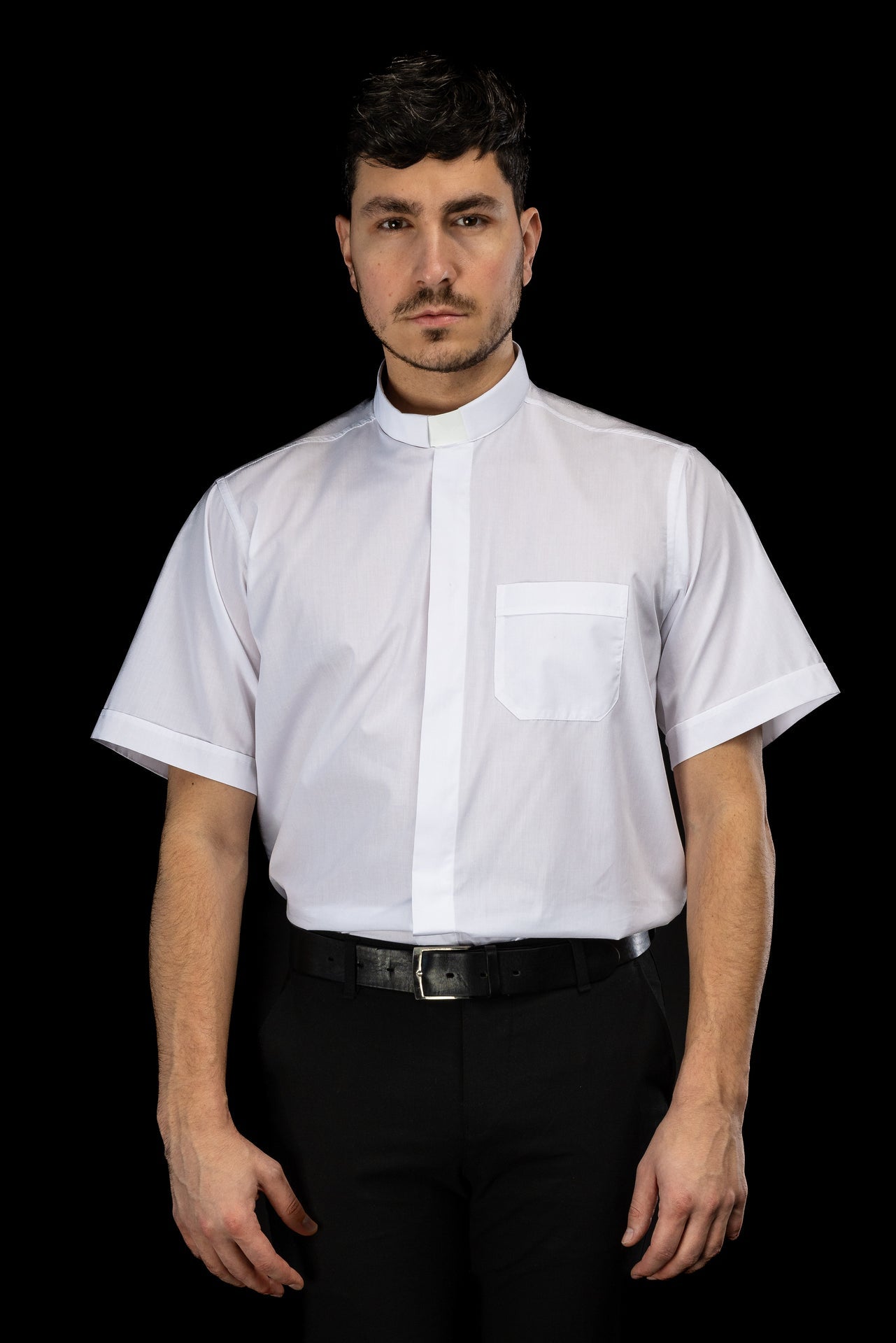 Camisa clerical blanca de manga corta con alzacuello KSZ/002/211/KR/38 - CASULLAS.ES