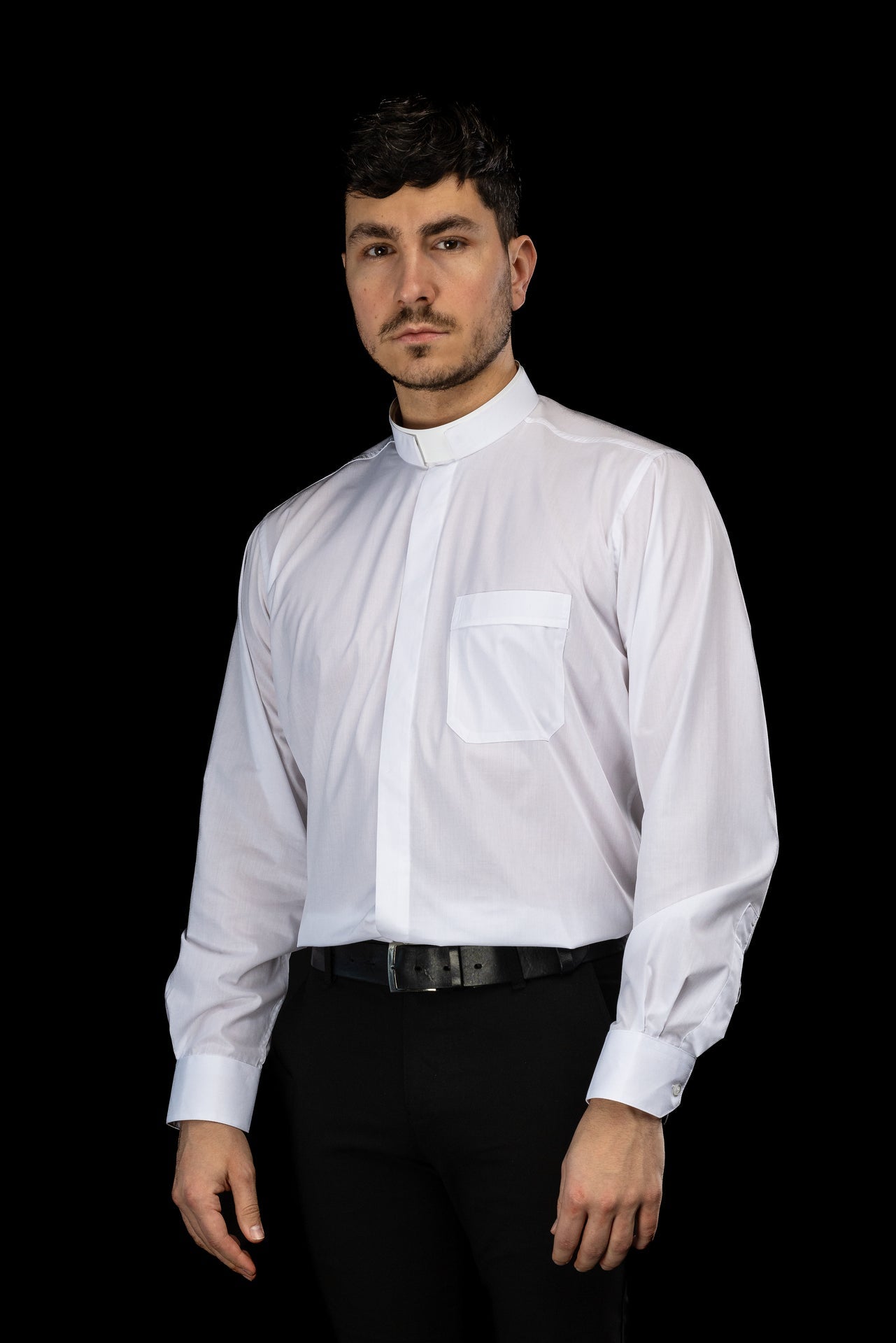 Camisa clerical romana blanca de manga larga con alzacuello KSZ/003/211/DR/38 - CASULLAS.ES