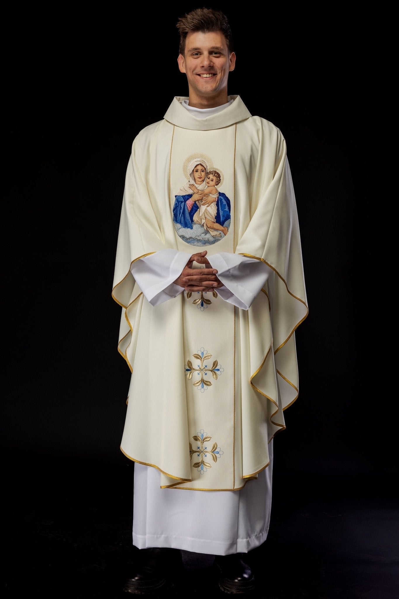 Casulla bordada con la imagen de la Virgen María y el Niño KOW2/007/05/01 - CASULLAS.ES