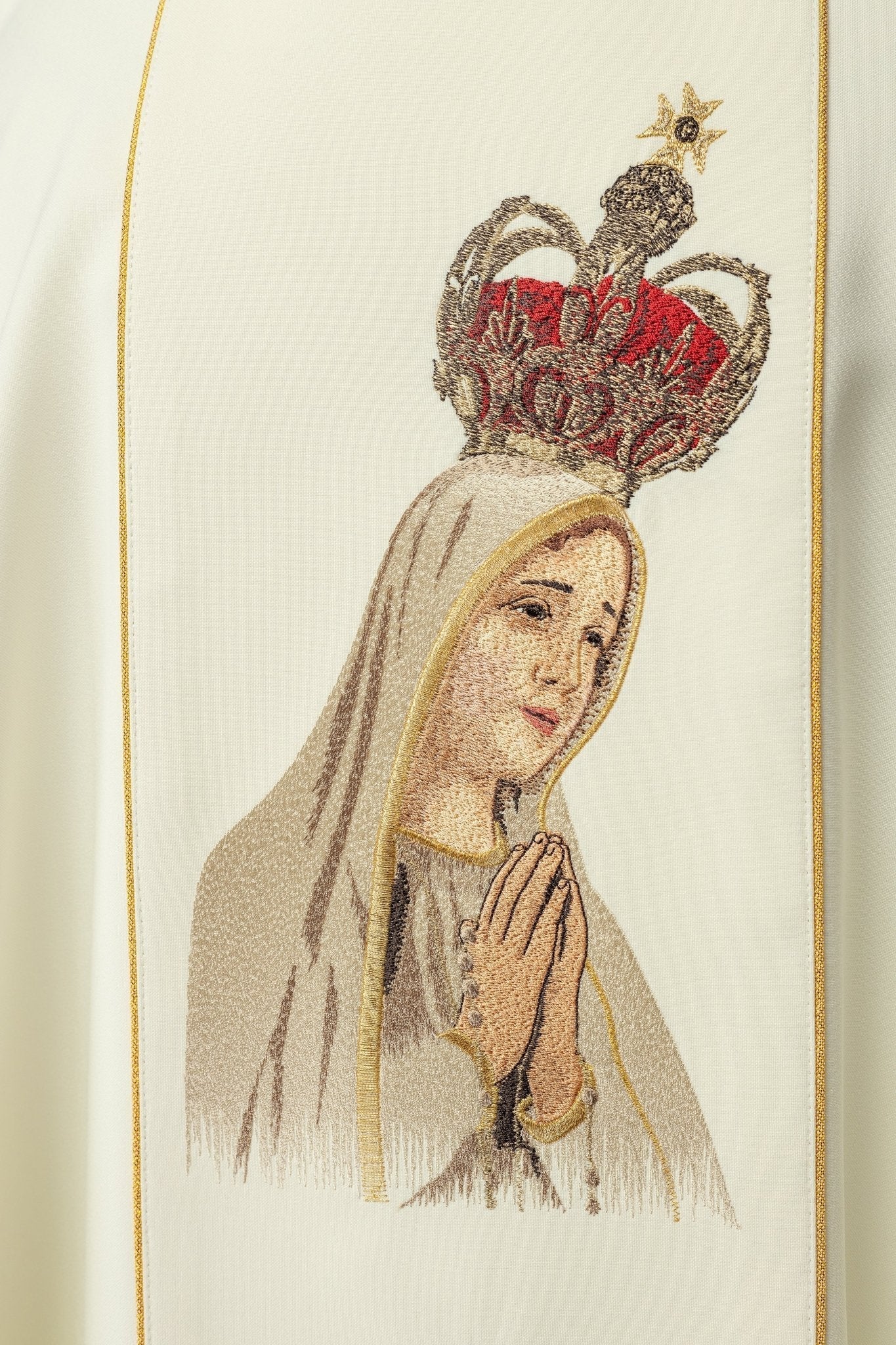 Casulla bordada con la imagen de Nuestra Señora de Fátima KOW2/005/05/01 - CASULLAS.ES