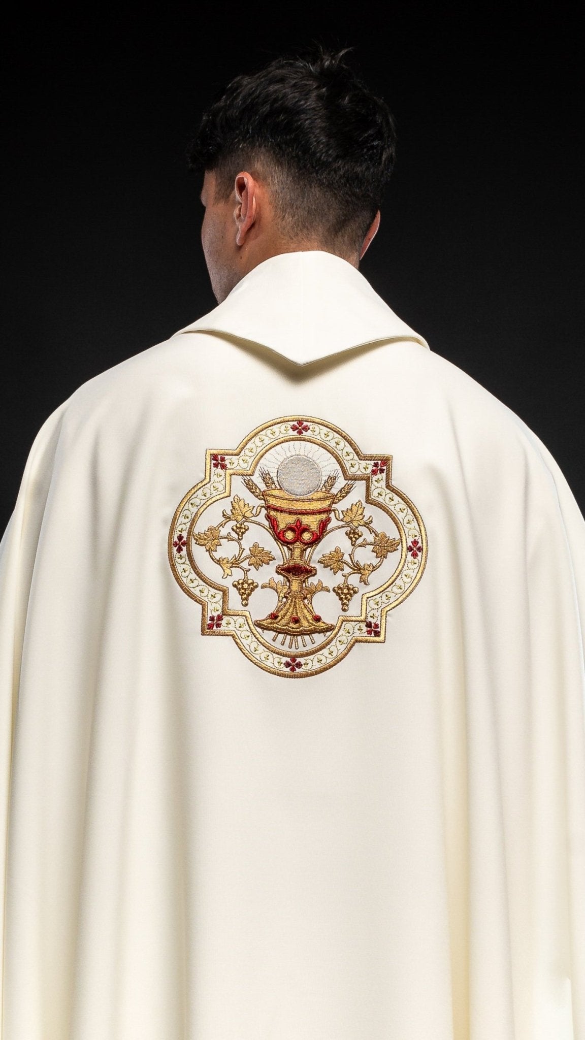 Casulla bordado con el Sagrado Corazón de Jesús y cáliz eucarístico KOR/118/05/01 ECRU - CASULLAS.ES