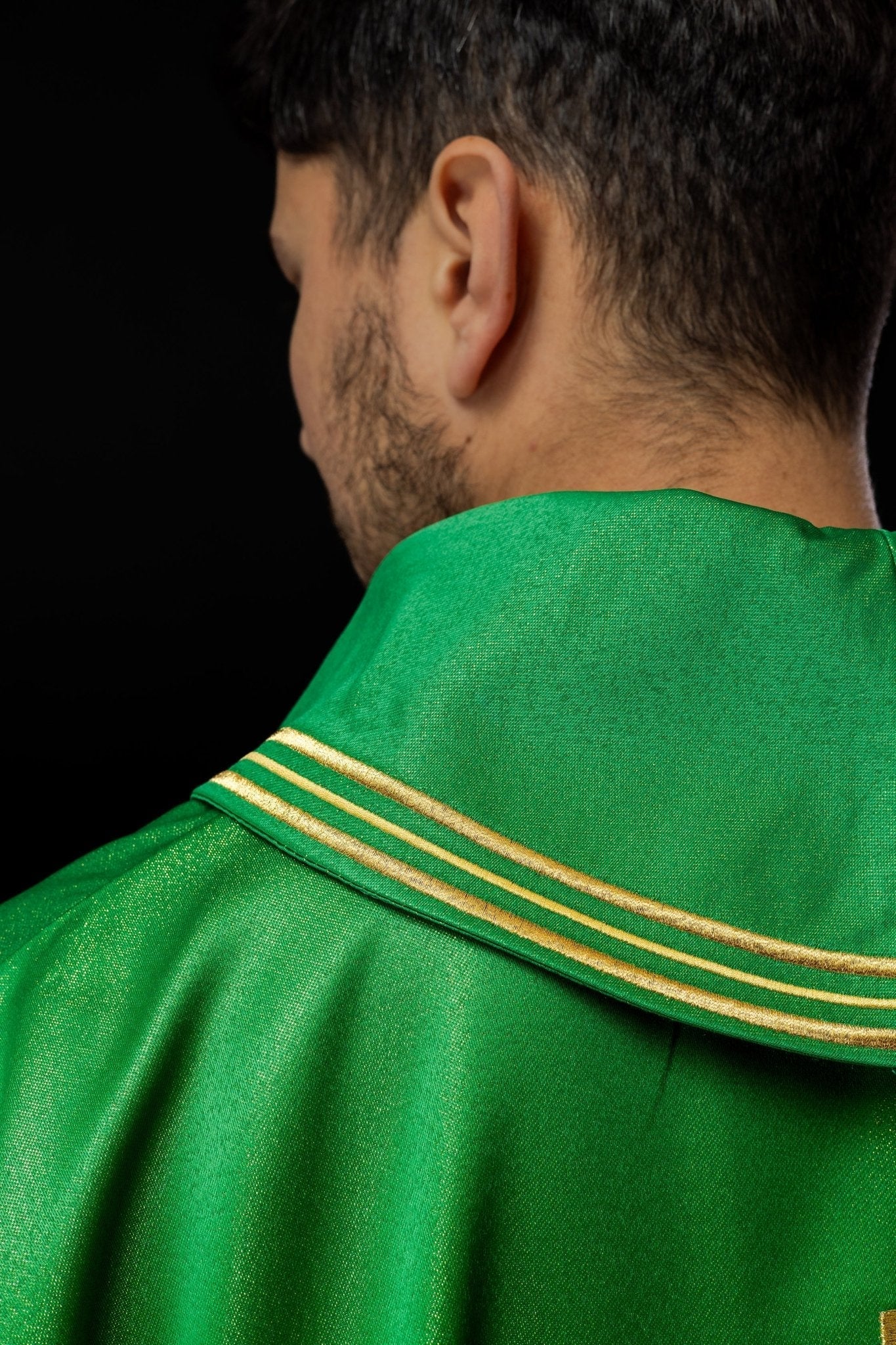Casulla con cruz bordada, motivos Alfa y Omega y orejas en verde S - 7053 - 01 - 54 - CASULLAS.ES