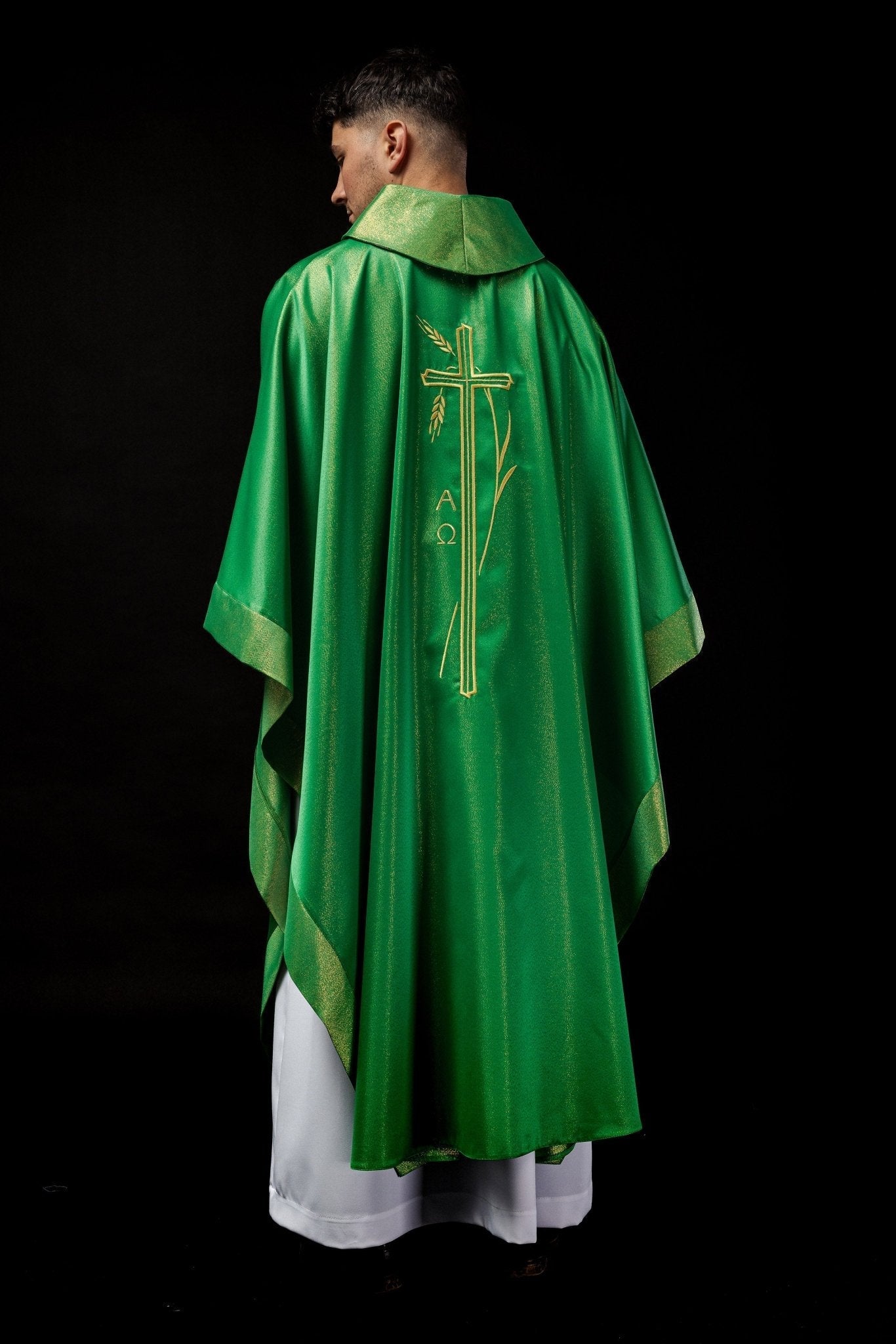 Casulla con motivo de cruz y espiga en verde S - 7052 - 01 - 54 - CASULLAS.ES
