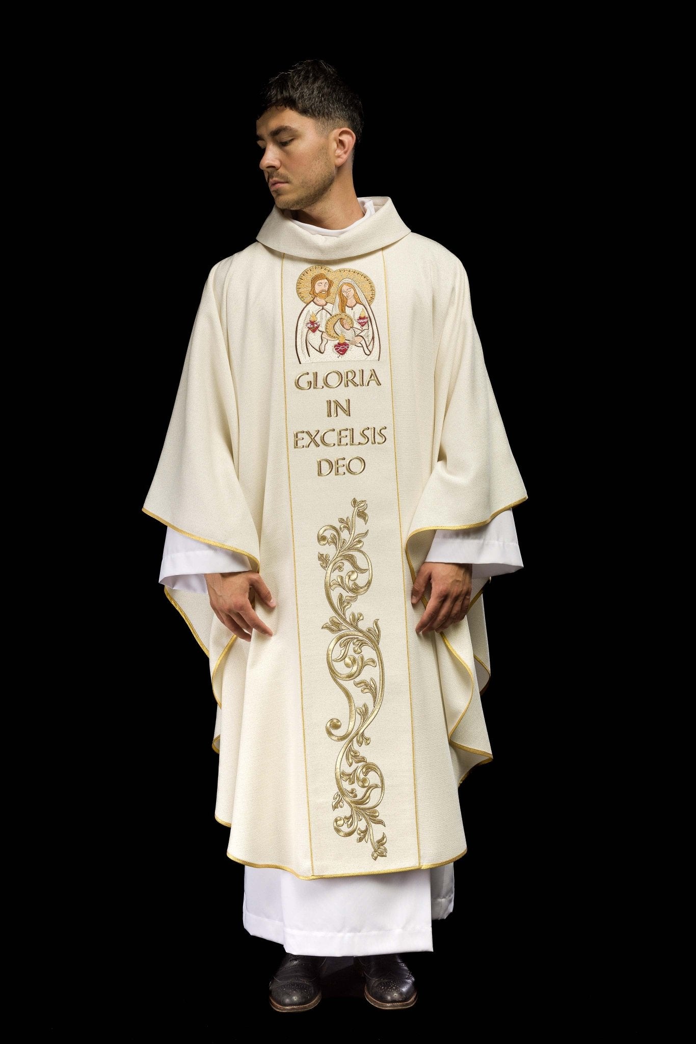 Casulla de Navidad bordada con la imagen de la Sagrada Familia KOR/292/05/71 - CASULLAS.ES