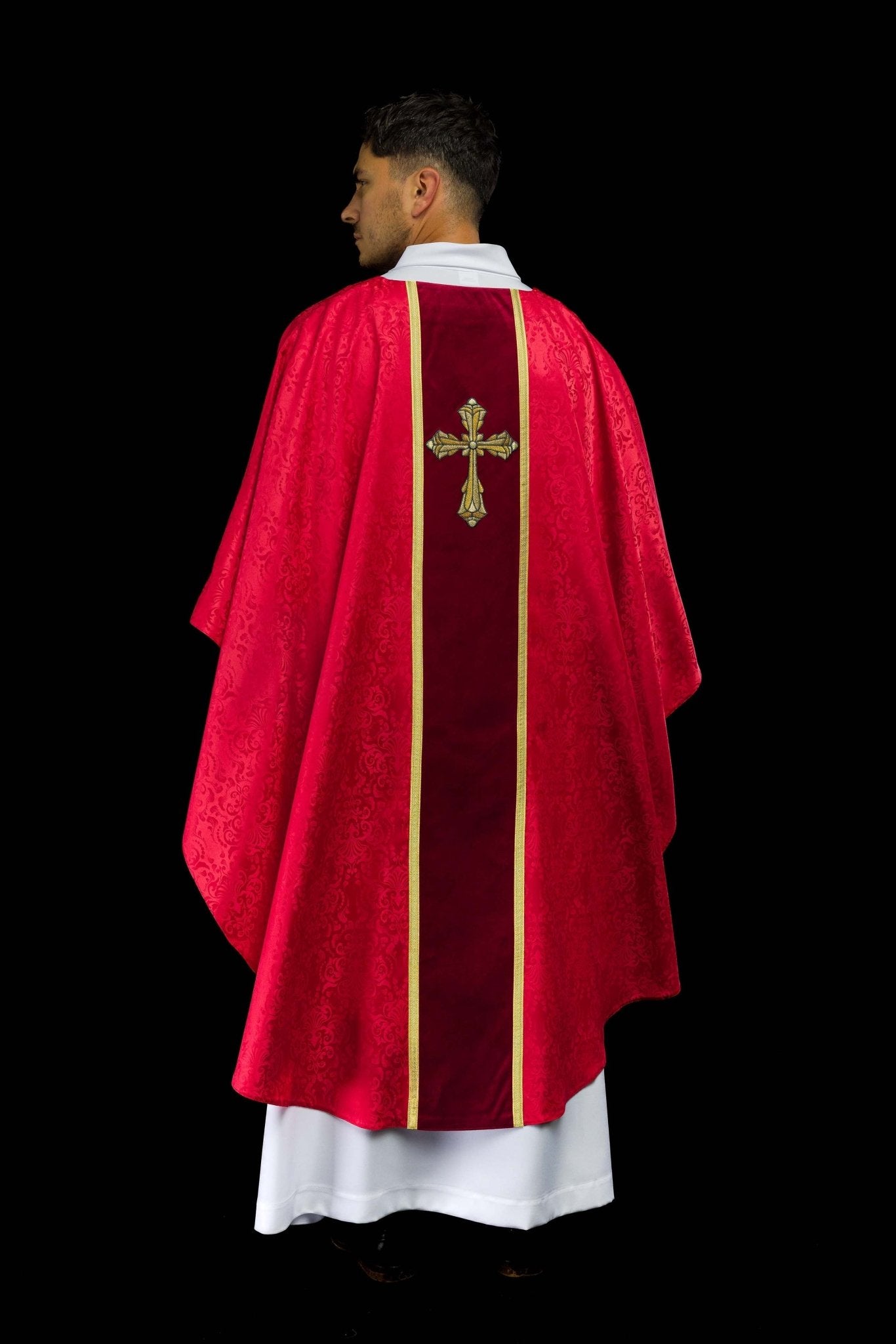Casulla litúrgica roja con estola y bordado de cruz en tejido jacquard KOA/007/02/98 - CASULLAS.ES