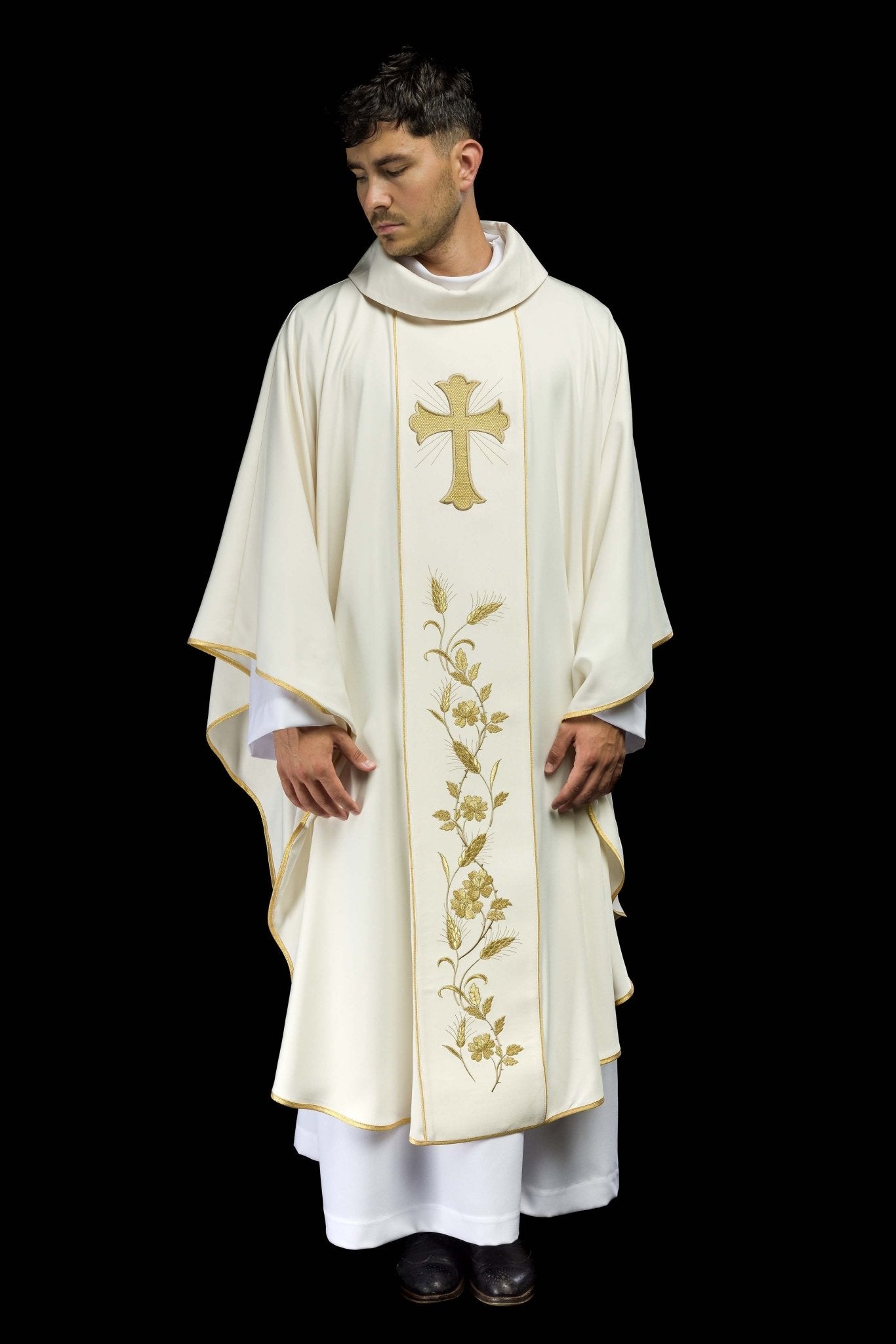 Casulla marfil con bordado Cruz y Espigas KOR/375/05/53 ECRU - CASULLAS.ES