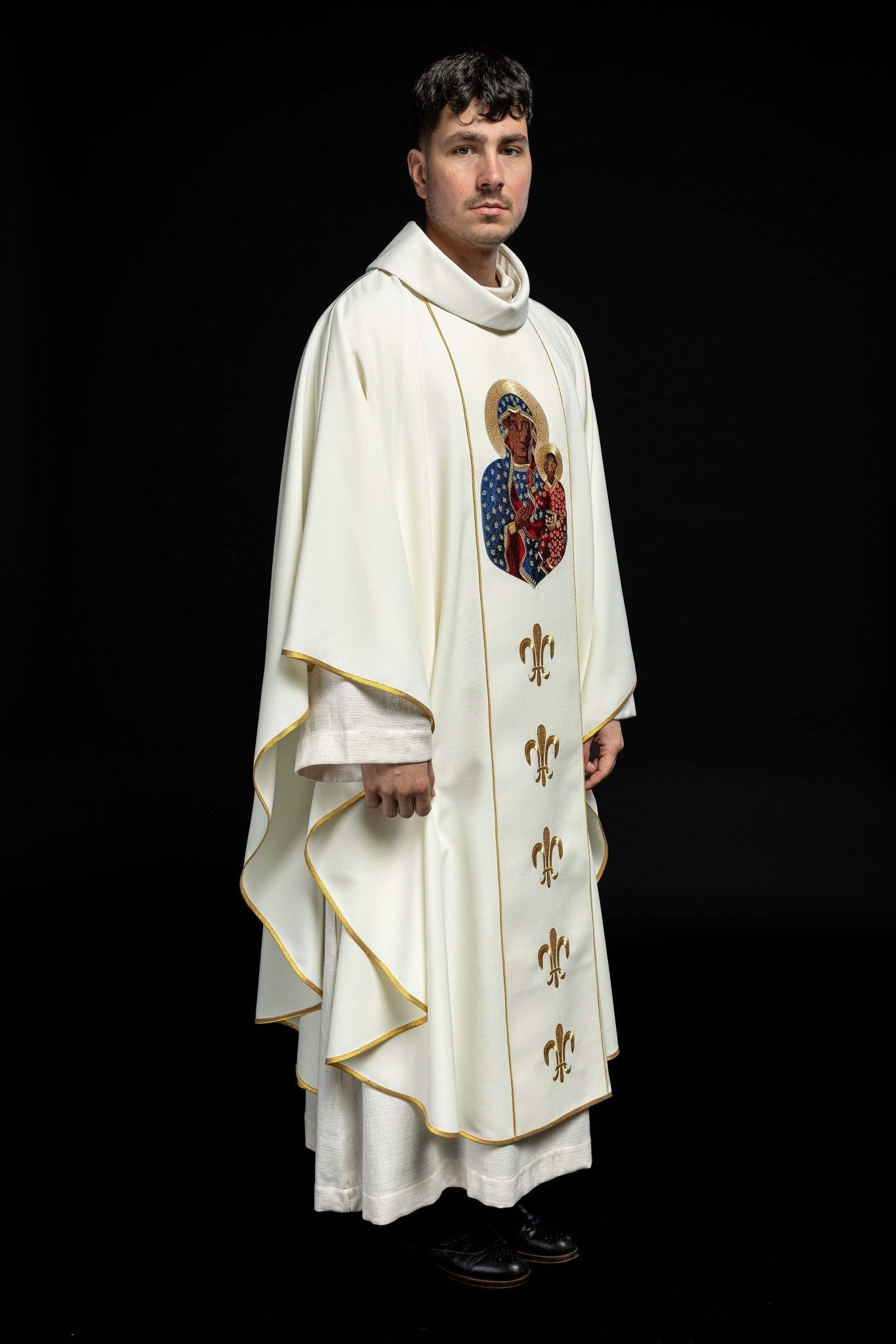 Casulla marfil de Nuestra Señora de Czestochowa KOR/201/05/01 ECRU - CASULLAS.ES