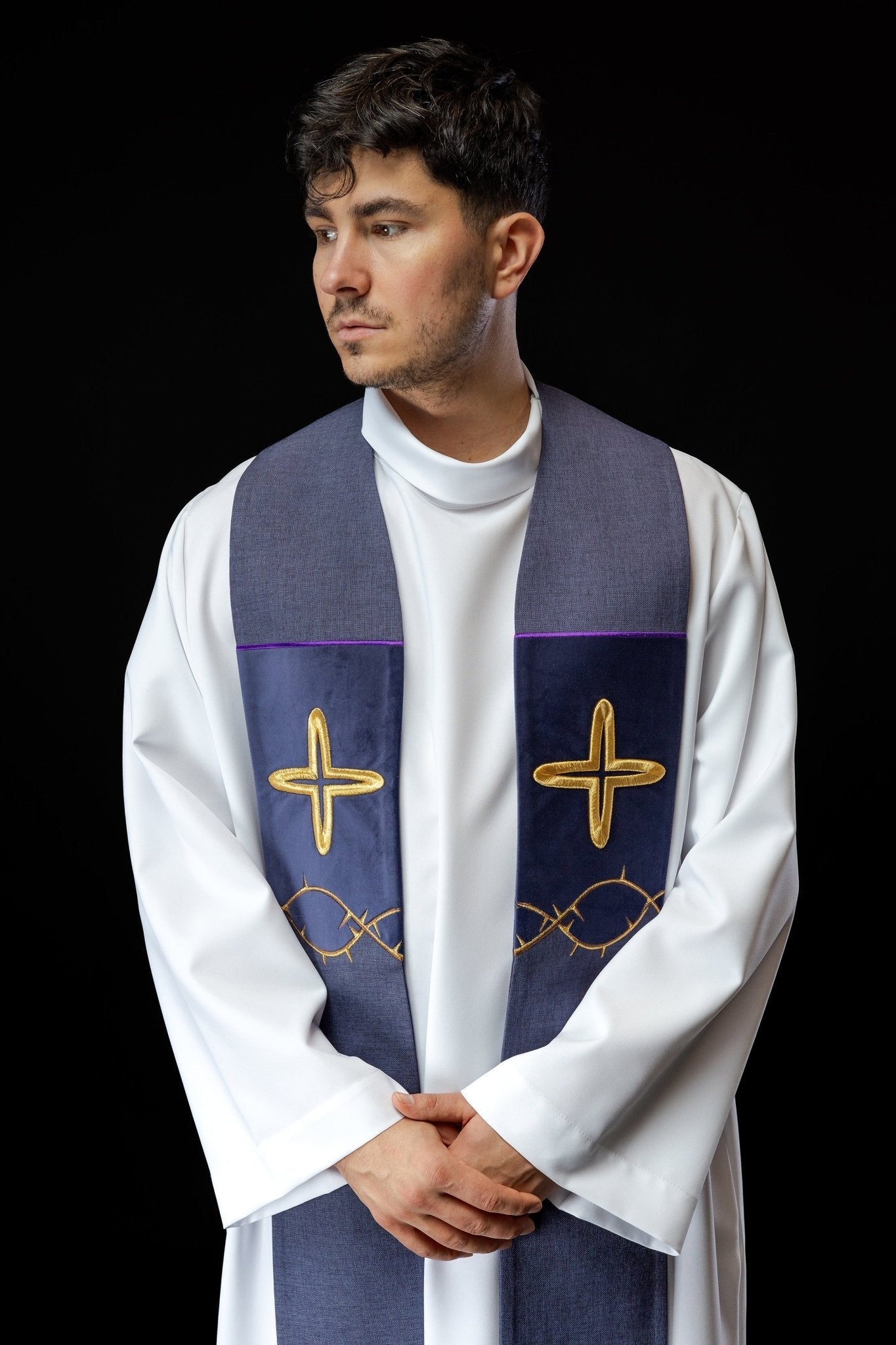 Estola bordada para la Cuaresma con cruces – morado S - 2056 - 03 - 70 - CASULLAS.ES