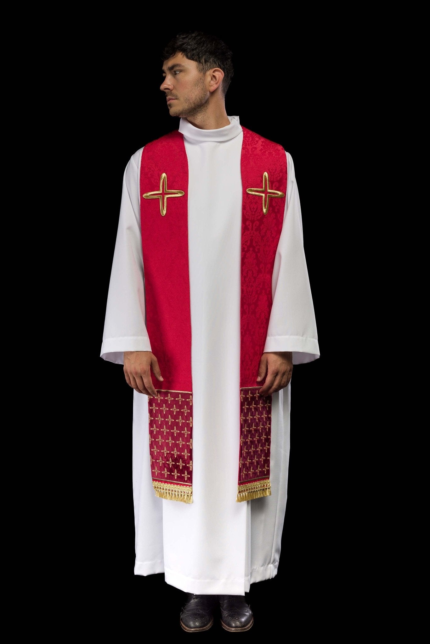 Estola jacquard bordada con motivos de cruces rojo S-2054-02-67 - CASULLAS.ES