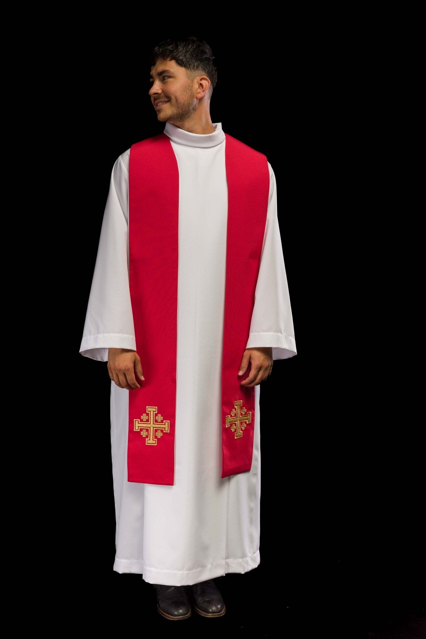 Estola roja con bordado Cruz de Jerusalén KST/046/02/01 CZERWONY - CASULLAS.ES