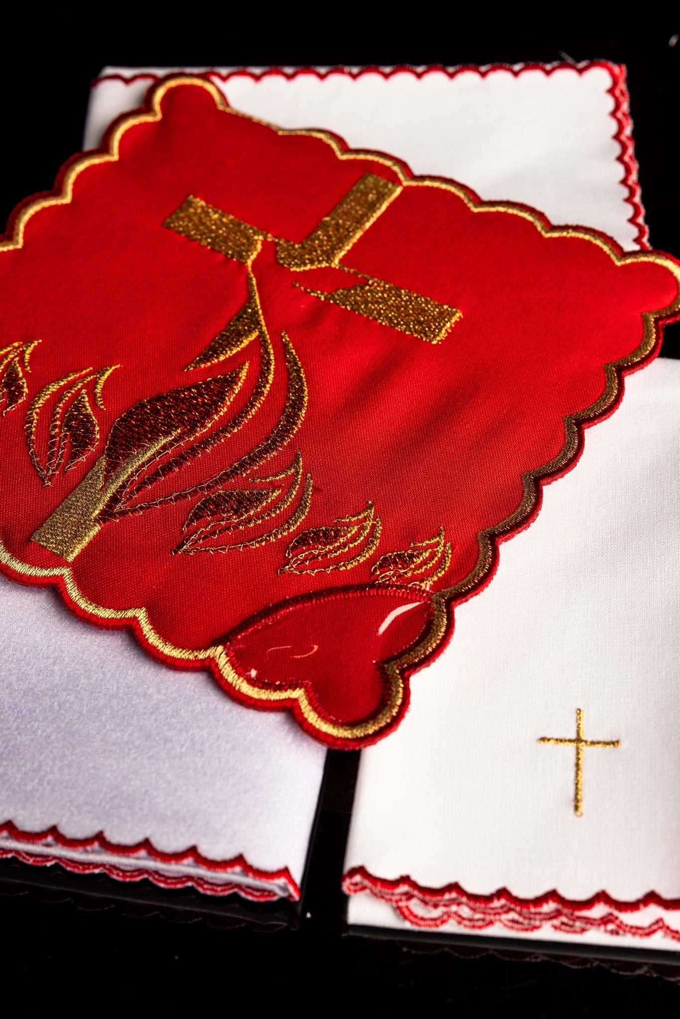 Juego de altar bordado Espíritu Santo KK/142 - CASULLAS.ES