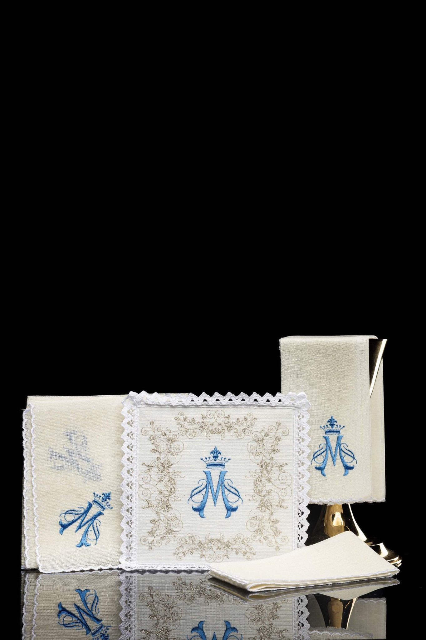 Juego de altar lino con bordado Mariano KKL/161 - CASULLAS.ES