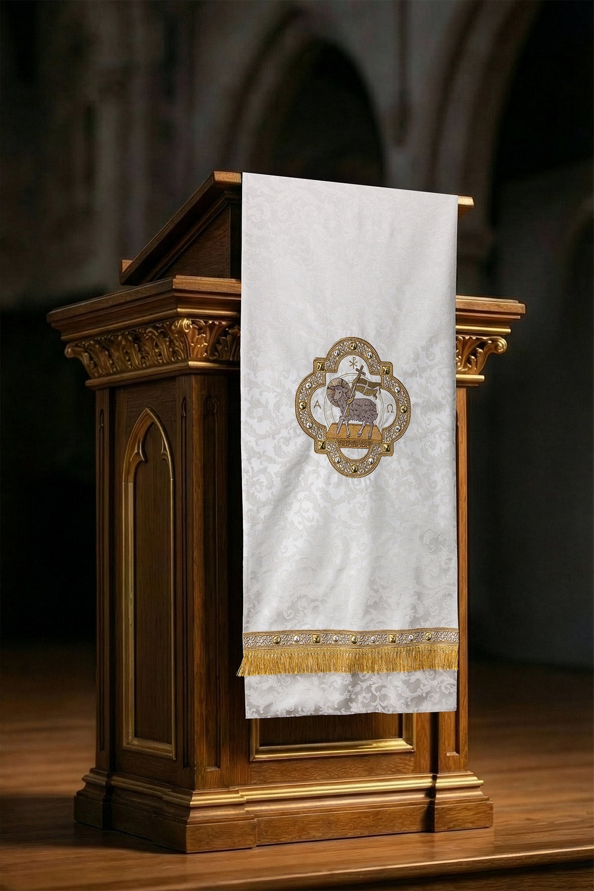 Mantel para ambón con bordado del Cordero tejido jacquard en color ecru S-8072-05-88 55*250 - CASULLAS.ES