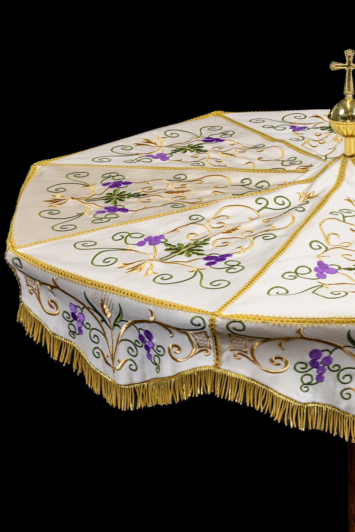 Paraguas procesional marfil para sacerdote bordado dorado KPP/002/05/20 o 100cm ECRU SAT. - CASULLAS.ES