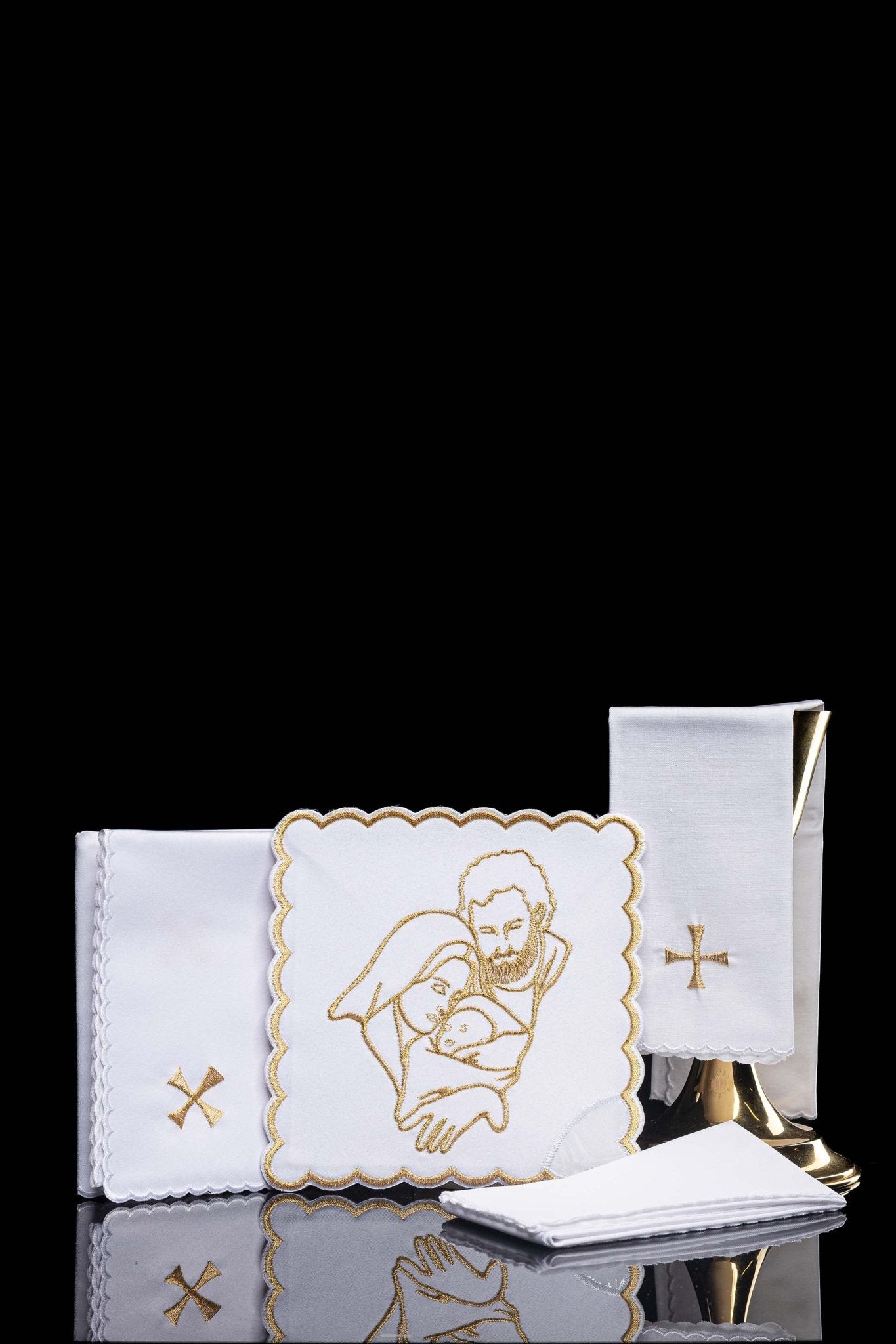 Servicio de altar con bordado de la Sagrada Familia KK/120 - CASULLAS.ES